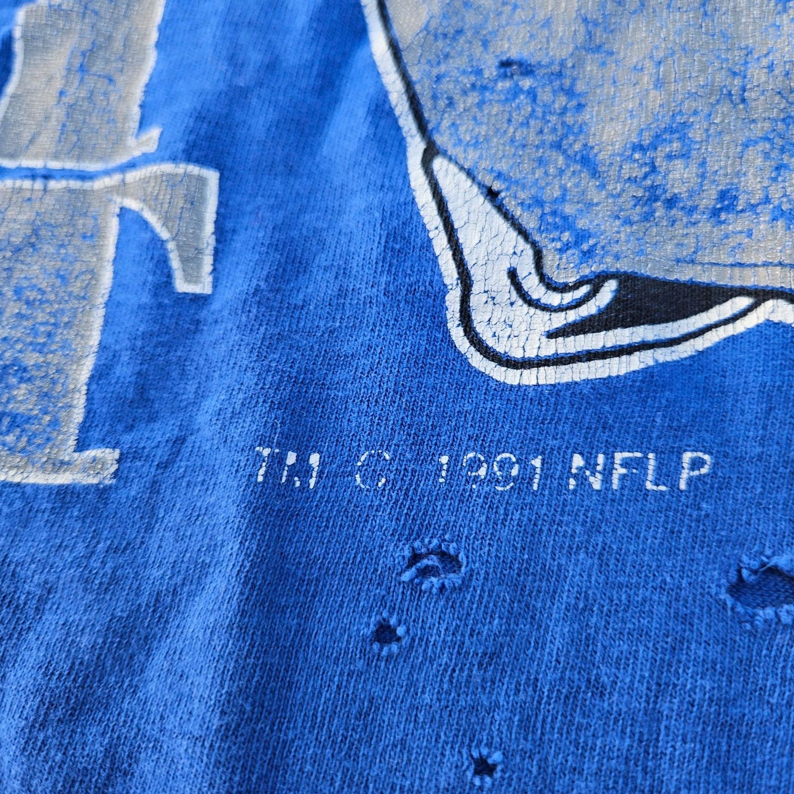 NFL Vintage Detroit Lions Shirt Size Large Highly Distressed Size US L / EU 52-54 / 3 - 7 Thumbnail