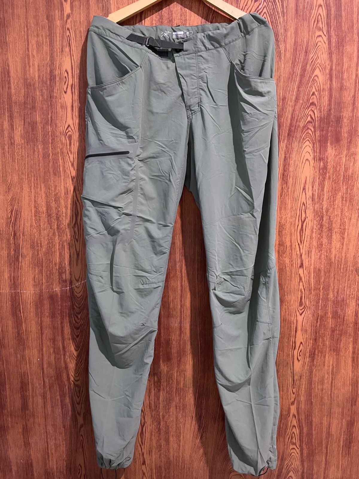 Arc'teryx Arc'teryx men's green pants Size US 34 / EU 50 - 1 Thumbnail