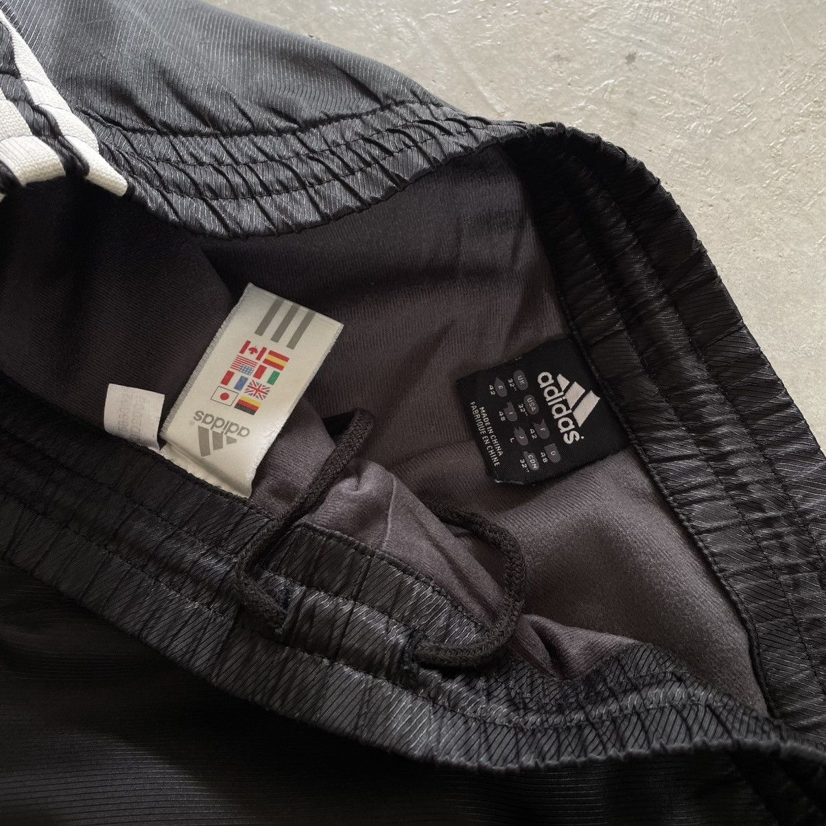 Adidas × Vintage 🔴 Vintage Y2K Adidas Baggy Sweatpants Trackpants 🔴 Size US 34 / EU 50 - 6 Thumbnail