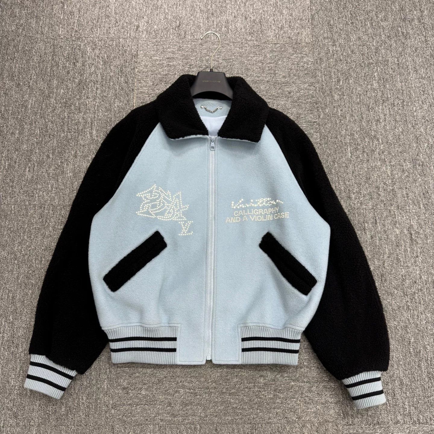 Louis Vuitton louis vuitton pearl letter wool jacket Size US L / EU 52-54 / 3 - 1 Thumbnail