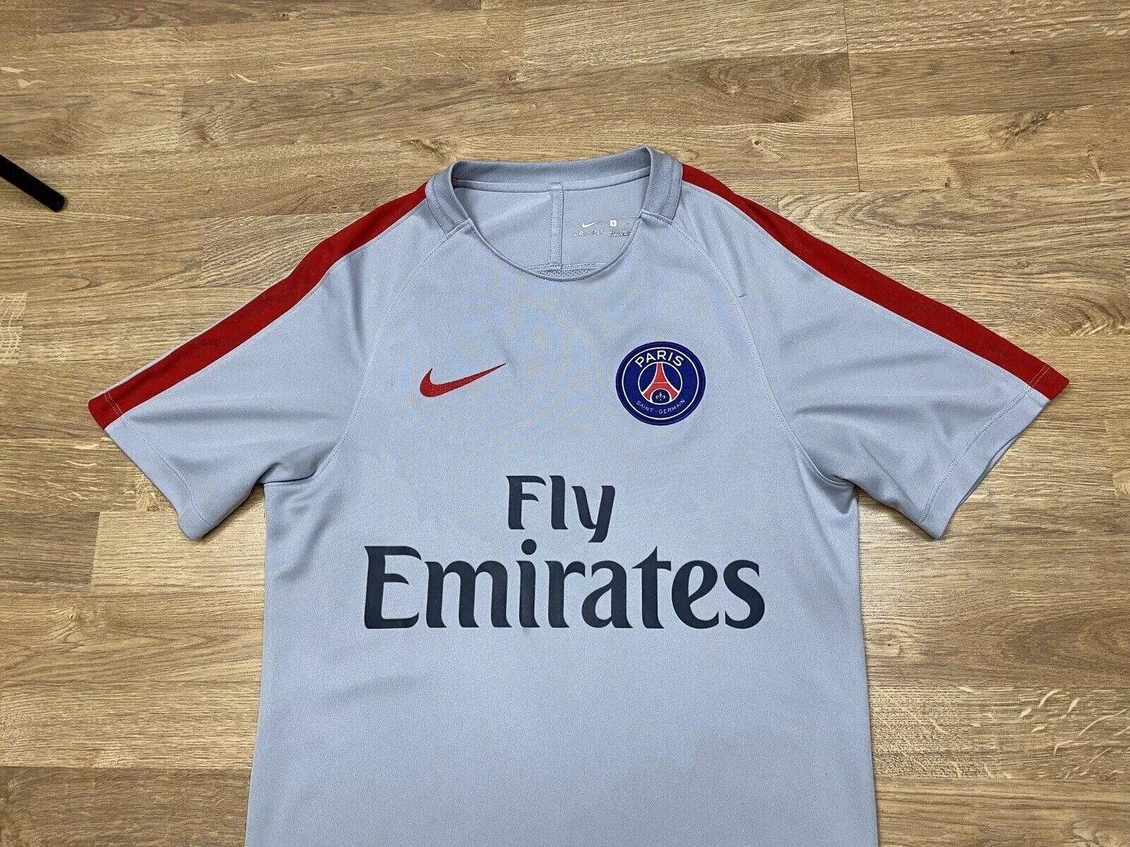 Nike PSG PARIS SAINT GERMAIN TRAINING FOOTBALL JERSEY SOCCER Size US S / EU 44-46 / 1 - 2 Thumbnail
