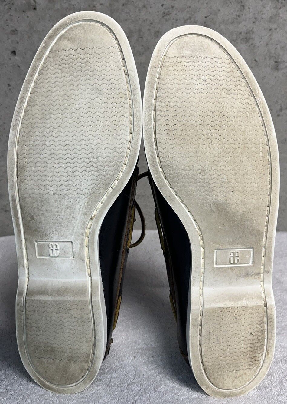 Allen Edmonds Allen Edmonds "MARITIME" Dark Navy Leather Boat Shoes 11D Size US 11 / EU 44 - 9 Thumbnail