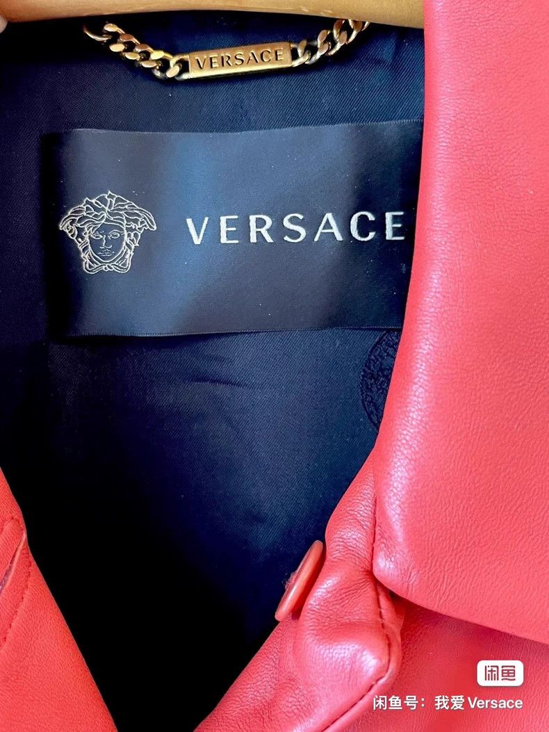 Versace Versace Sheepskin coat Size M / US 6-8 / IT 42-44 - 6 Thumbnail