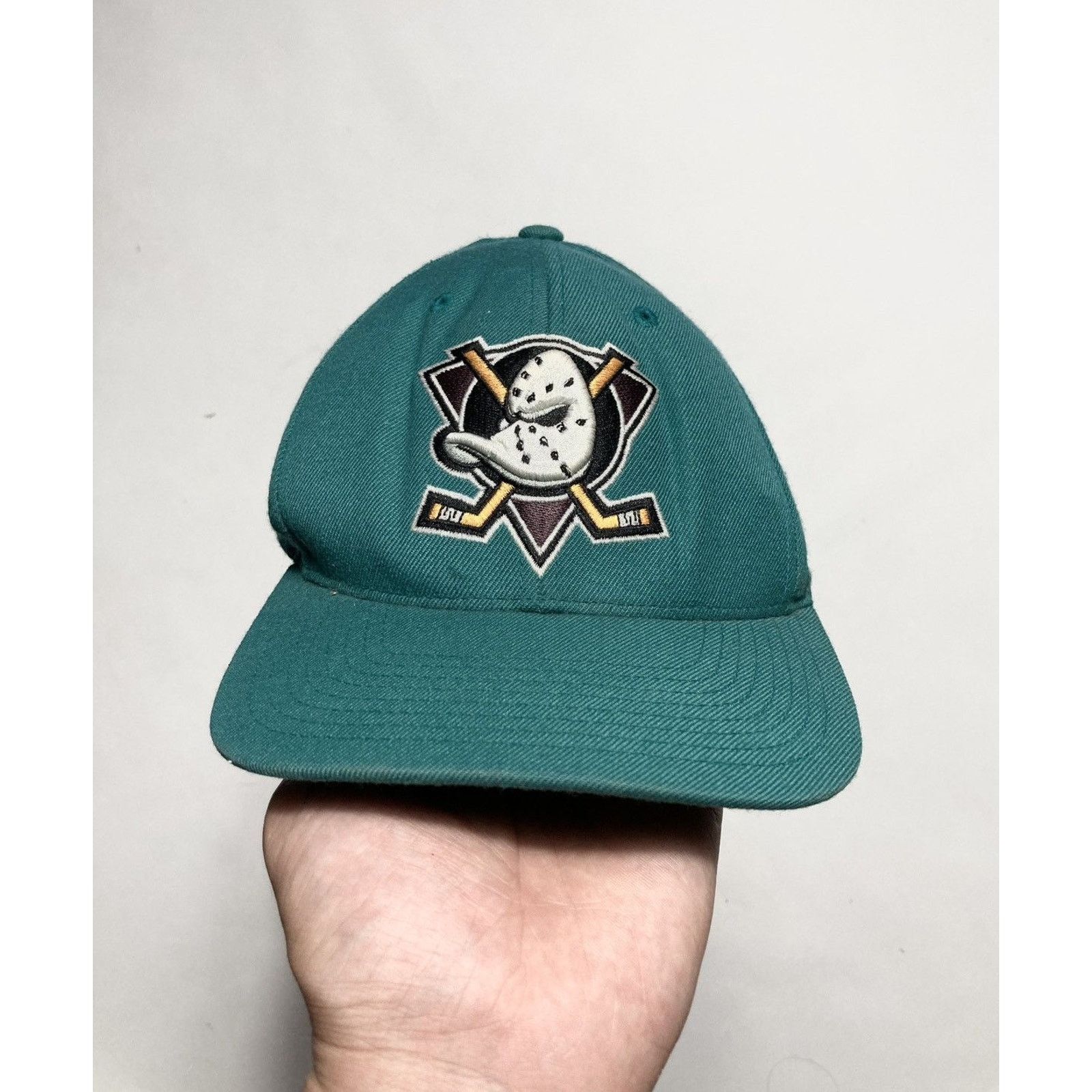 NHL × Vintage Vintage 90s Anaheim Mighty Ducks Embroidered NHL Snapback Size ONE SIZE - 1 Thumbnail