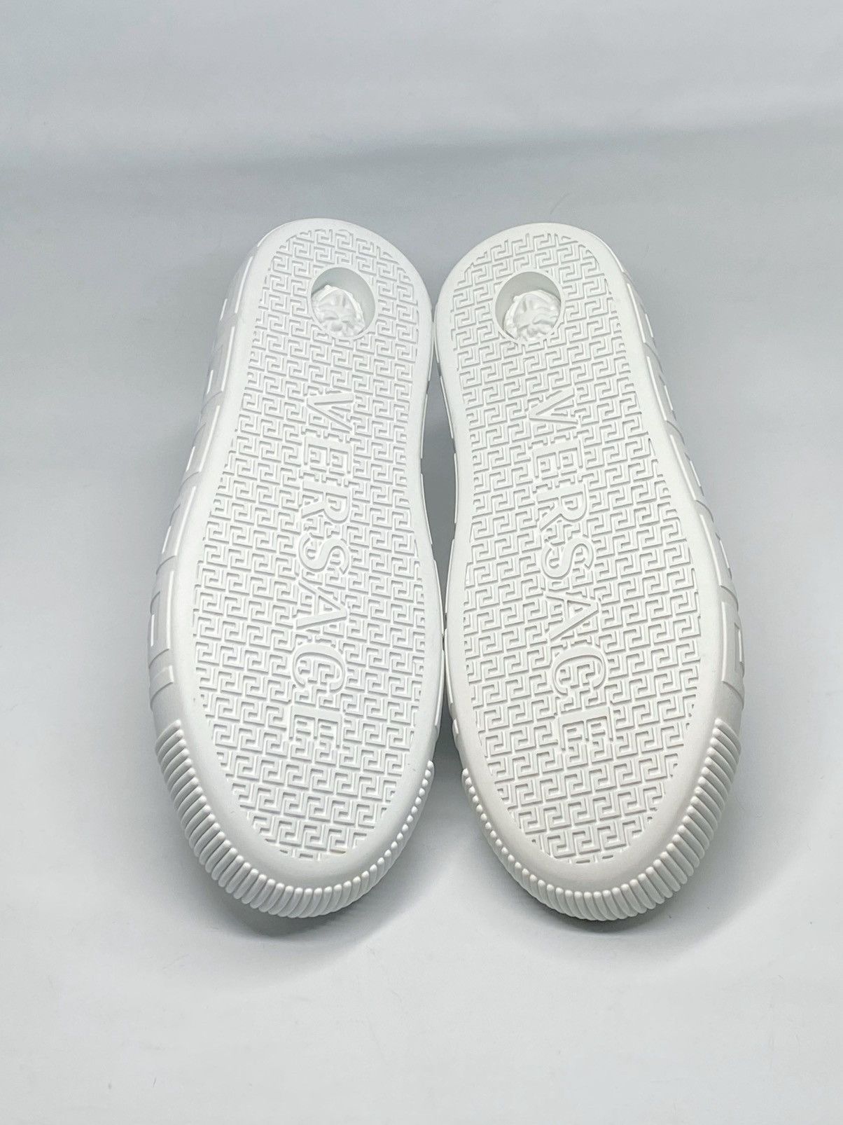 Versace Versace Laser-Cut Low-Top Leather Sneakers size 42/us size 9 Size US 9 / EU 42 - 13 Thumbnail
