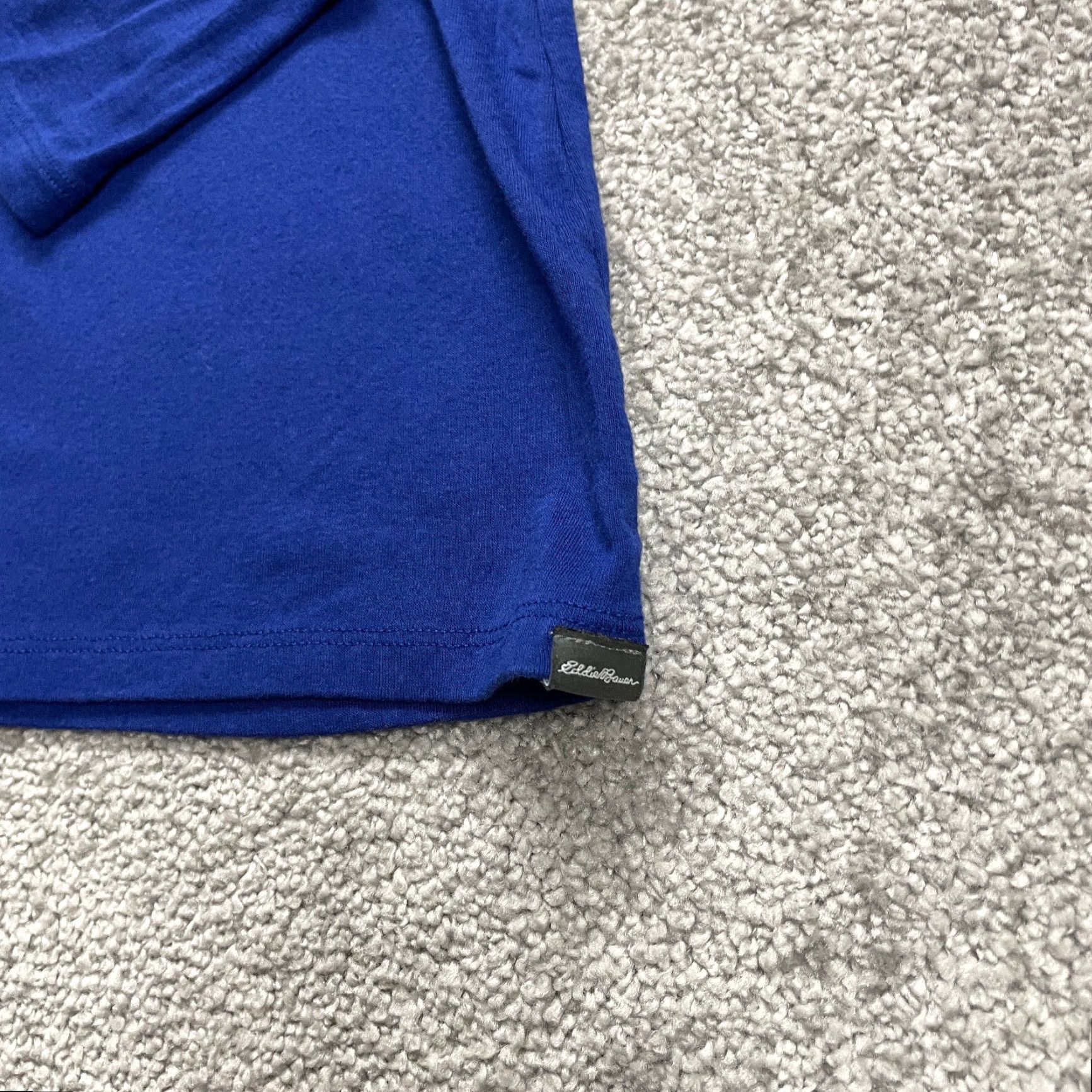 Eddie Bauer VINTAGE Eddie Bauer Women's Shirt Small Blue Long Sleeve V-Neck Casual Cotton Basic 90s Womens Size S / US 4 / IT 40 - 2 Thumbnail