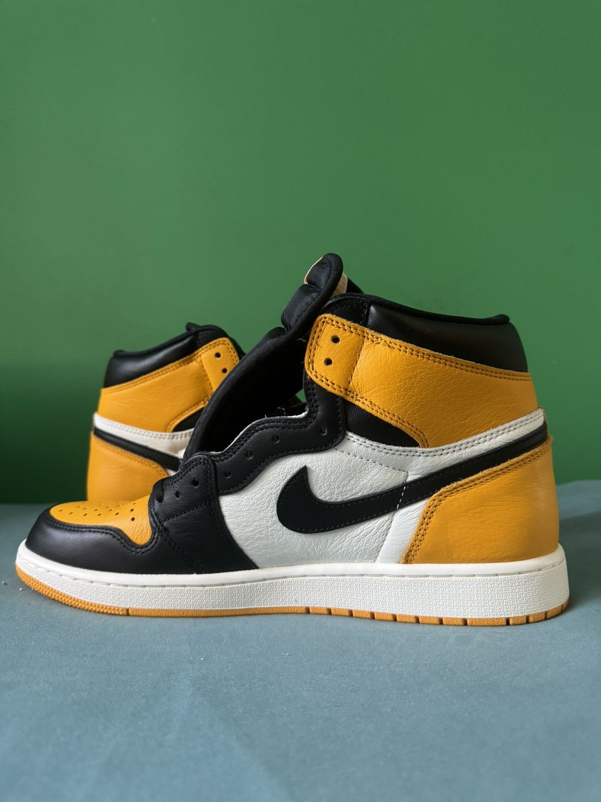 Jordan Brand Nike Air Jordan 1 High Taxi 2022 Size US 13 / EU 46 - 2 Thumbnail