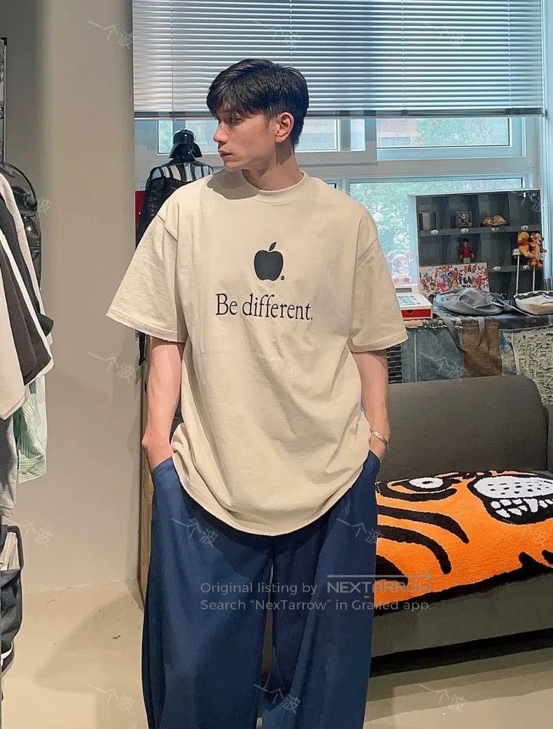Balenciaga Balenciaga Apple logo print loose fit white T-shirt Size US S / EU 44-46 / 1 - 8 Thumbnail