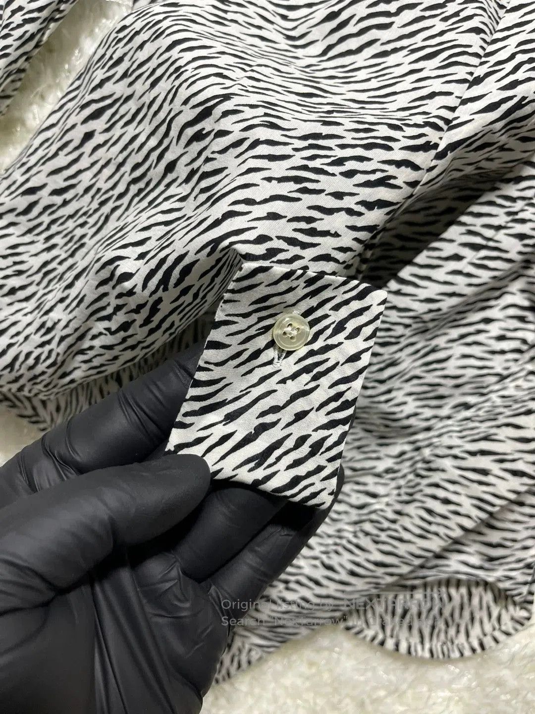 Yves Saint Laurent saint laurent tiger print long sleeve shirt. Size US M / EU 48-50 / 2 - 6 Thumbnail