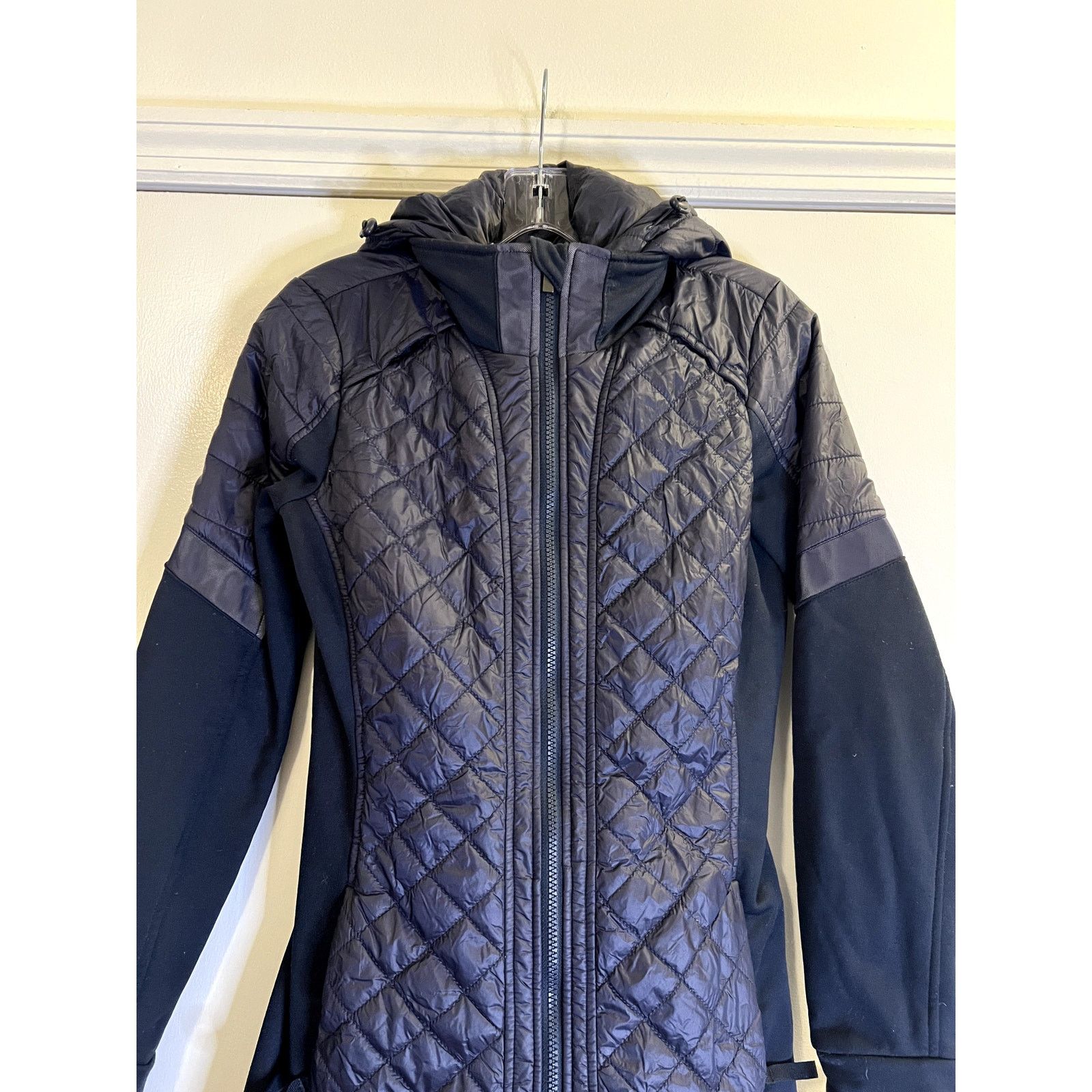 Athleta Athleta Blue Quilted Vest Jacket size XS hooded Size XS / US 0-2 / IT 36-38 - 3 Thumbnail