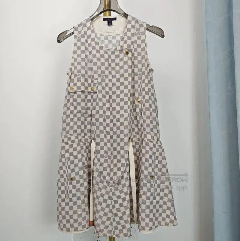 Louis Vuitton Louis Vuitton Summer Cream Silk Dress . Size XS / US 0-2 / IT 36-38 - 1 Thumbnail