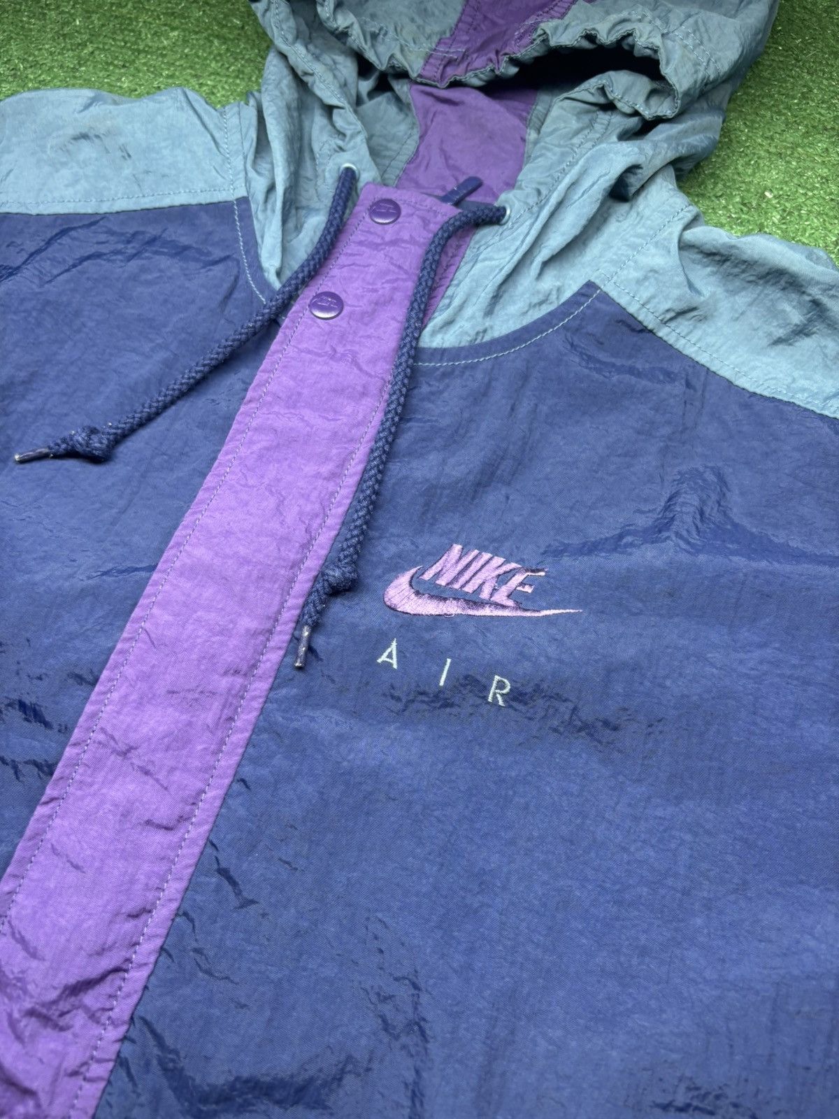 Nike Vintage Nike Windbreaker Made For Champs Rare Size M Size US L / EU 52-54 / 3 - 4 Thumbnail