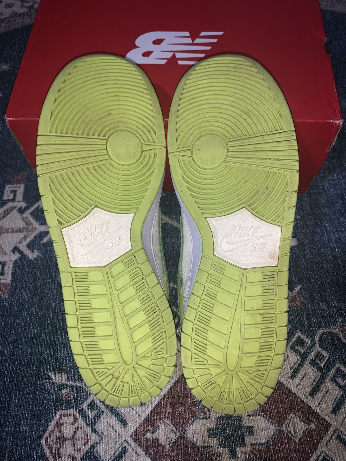 Nike 2022 Nike Sb Dunk Low Green Apple Size US 11.5 / EU 44-45 - 10 Thumbnail