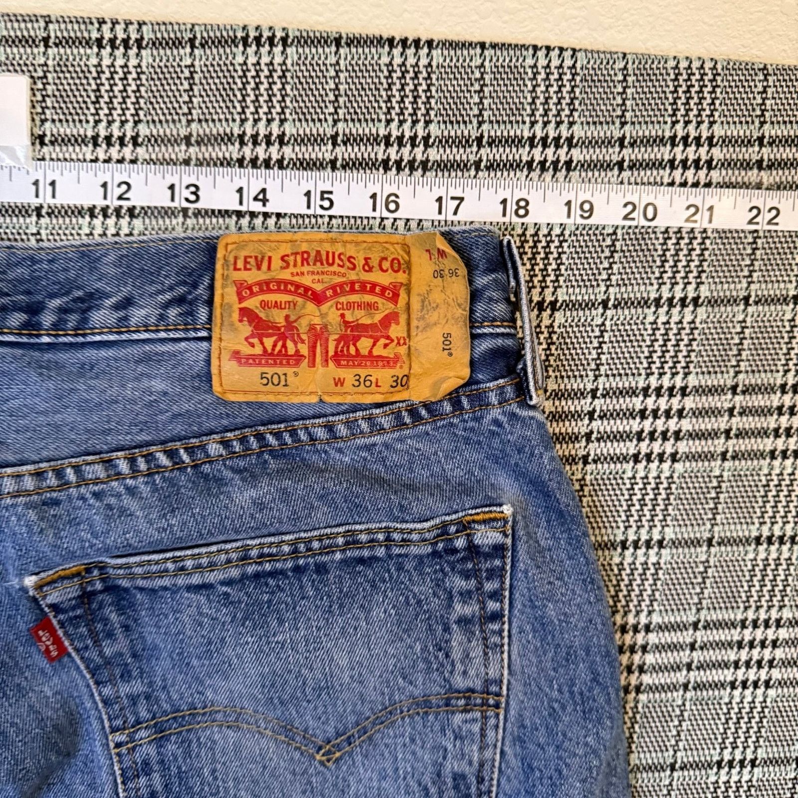 Levi's Levi's 501 Men's Jeans Blue Denim Classic Straight Fit 36x30 Size US 36 / EU 52 - 2 Thumbnail