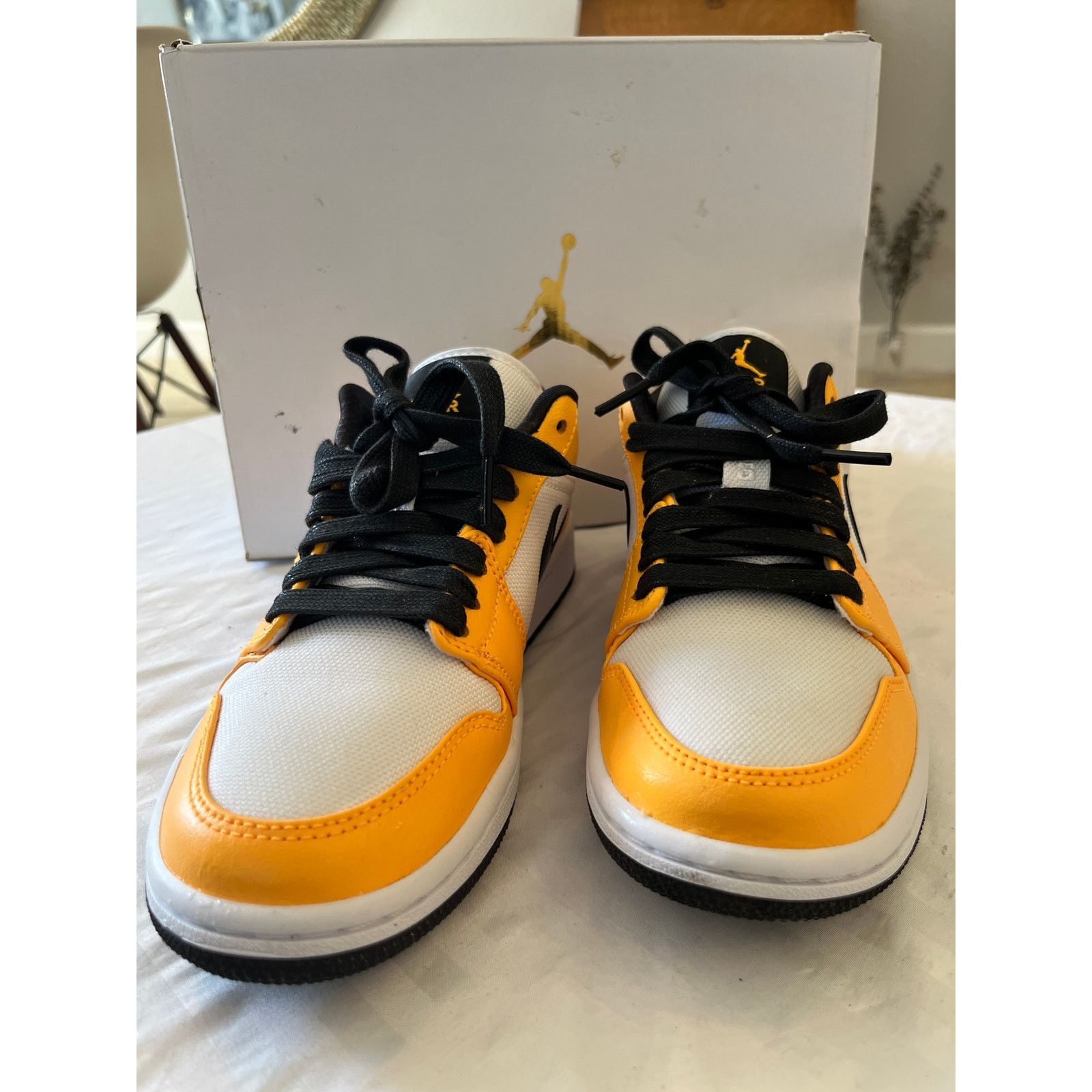 Nike Jordan 1 Low SE Laser Orange Womens 7 CZ4776-107 Size US 7 / IT 37 - 1 Thumbnail
