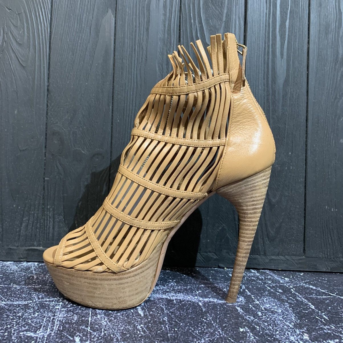 Alexander McQueen Alexander MaQueen Beige Leather Platform Cage Heels size 38 Size US 8 / IT 38 - 7 Thumbnail