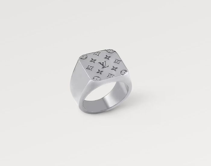 Louis Vuitton Louis Vuitton Monogram Signet Ring Size ONE SIZE - 8 Thumbnail