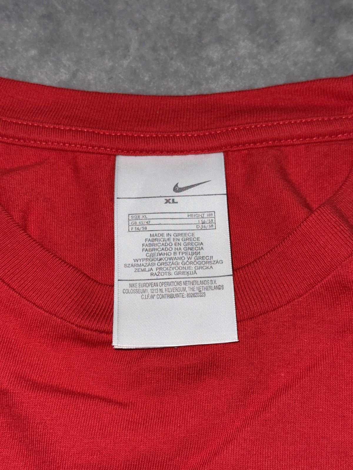 Nike T shirt Vintage nike 2000s center print swoosh Size US XL / EU 56 / 4 - 5 Thumbnail