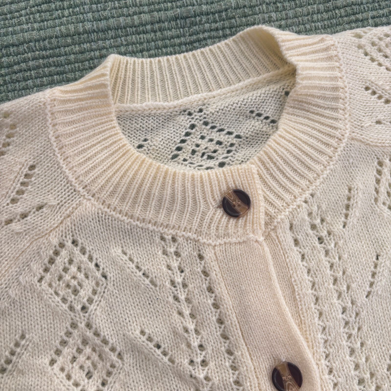 Vintage Vintage womens soft acrylic button up cardigan knit sweater Size L / US 10 / IT 46 - 4 Thumbnail