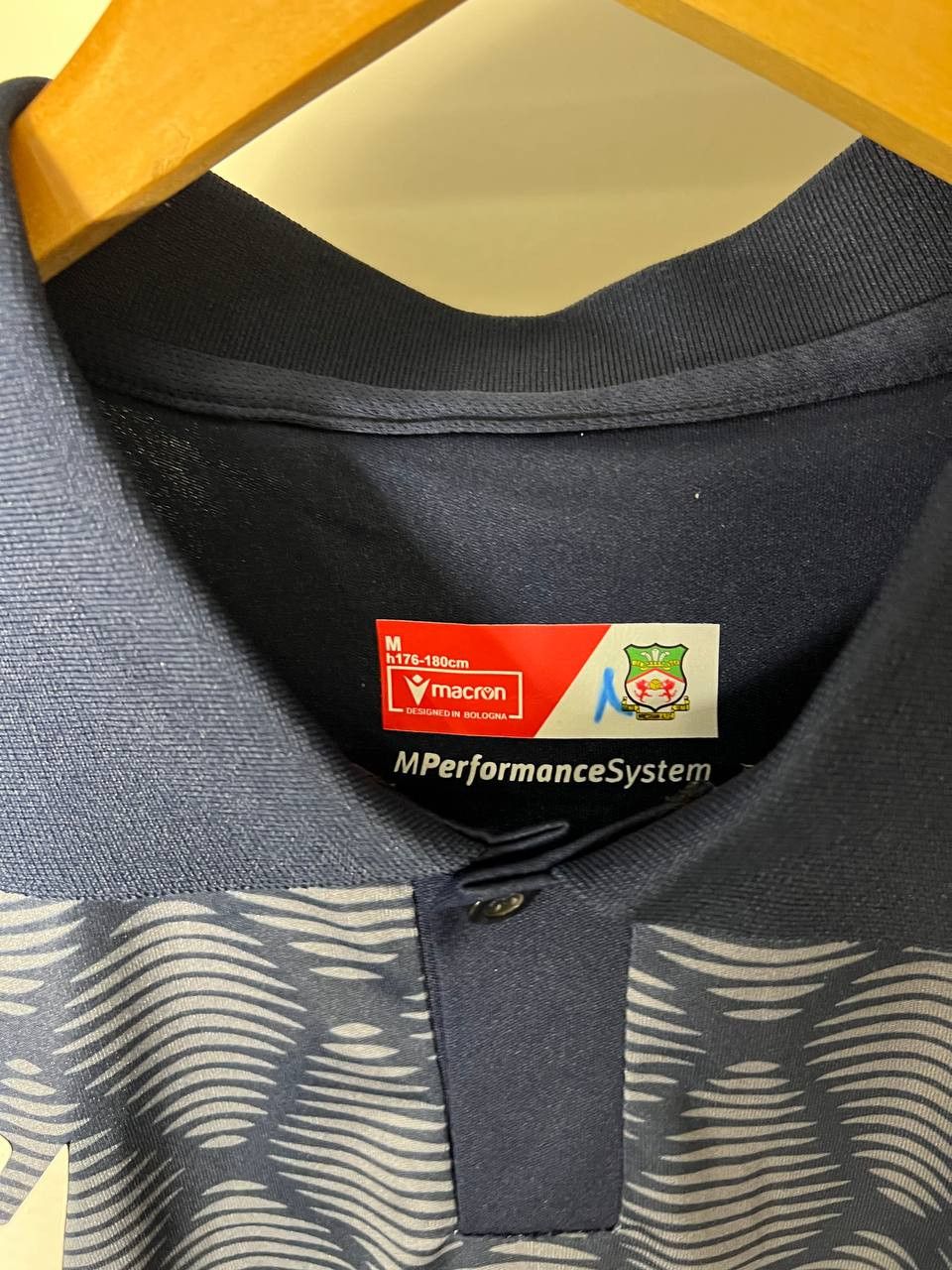 Vintage VERY RARE MACRON FC WREXHAM AFC ENGLAND SOCCER JERSEY Y2K Size US M / EU 48-50 / 2 - 5 Thumbnail