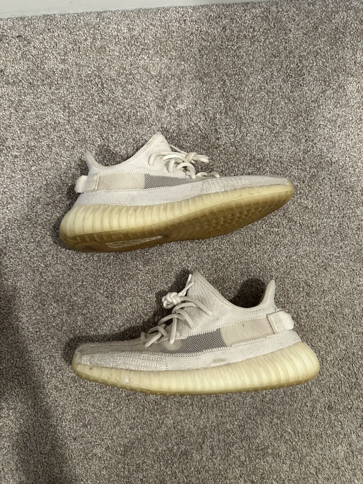 Yeezy adidas Yeezy Boost 350 v2 Bone Size US 9.5 / EU 42-43 - 1 Thumbnail
