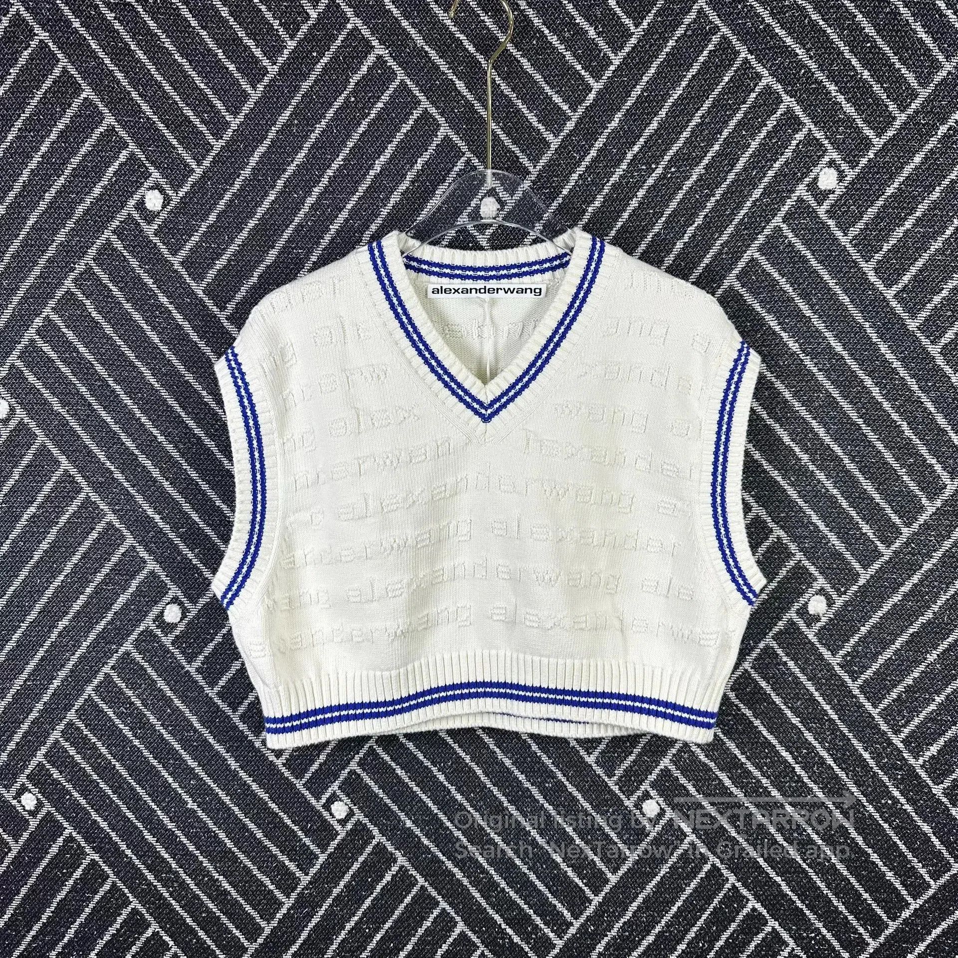 Alexander Wang Alexander Wang Colorblock V-Neck Knit Top. Size M / US 6-8 / IT 42-44 - 1 Thumbnail