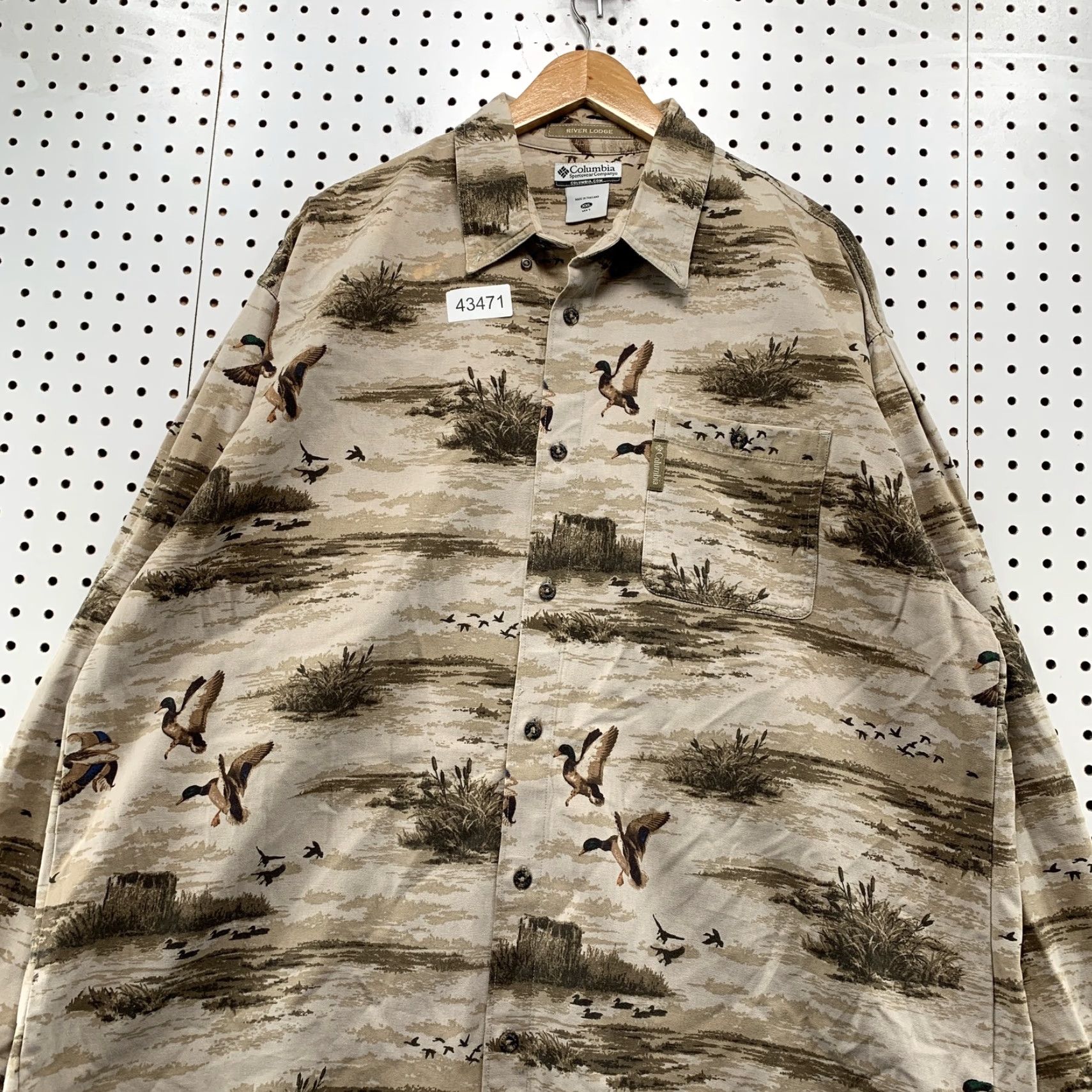 Gloverall Columbia Shirt Mens XL Beige Button-Up Long Sleeve Cotton Outdoor Duck AOP Pockets Size US XL / EU 56 / 4 - 2 Thumbnail