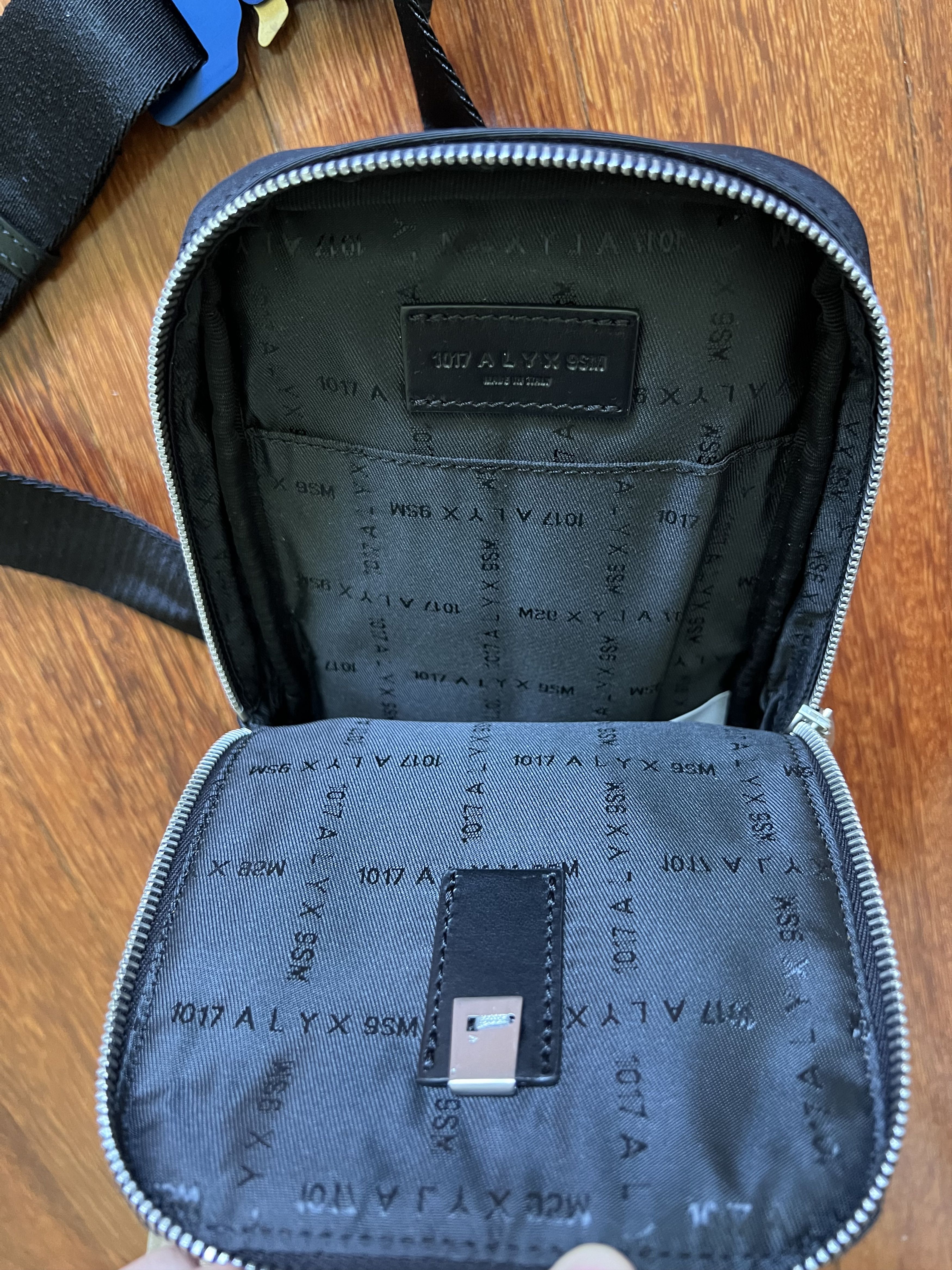 1017 ALYX 9SM 💚 2021 Alyx x END. Black Nylon Crossbody with Blue Buckle Size ONE SIZE - 9 Thumbnail