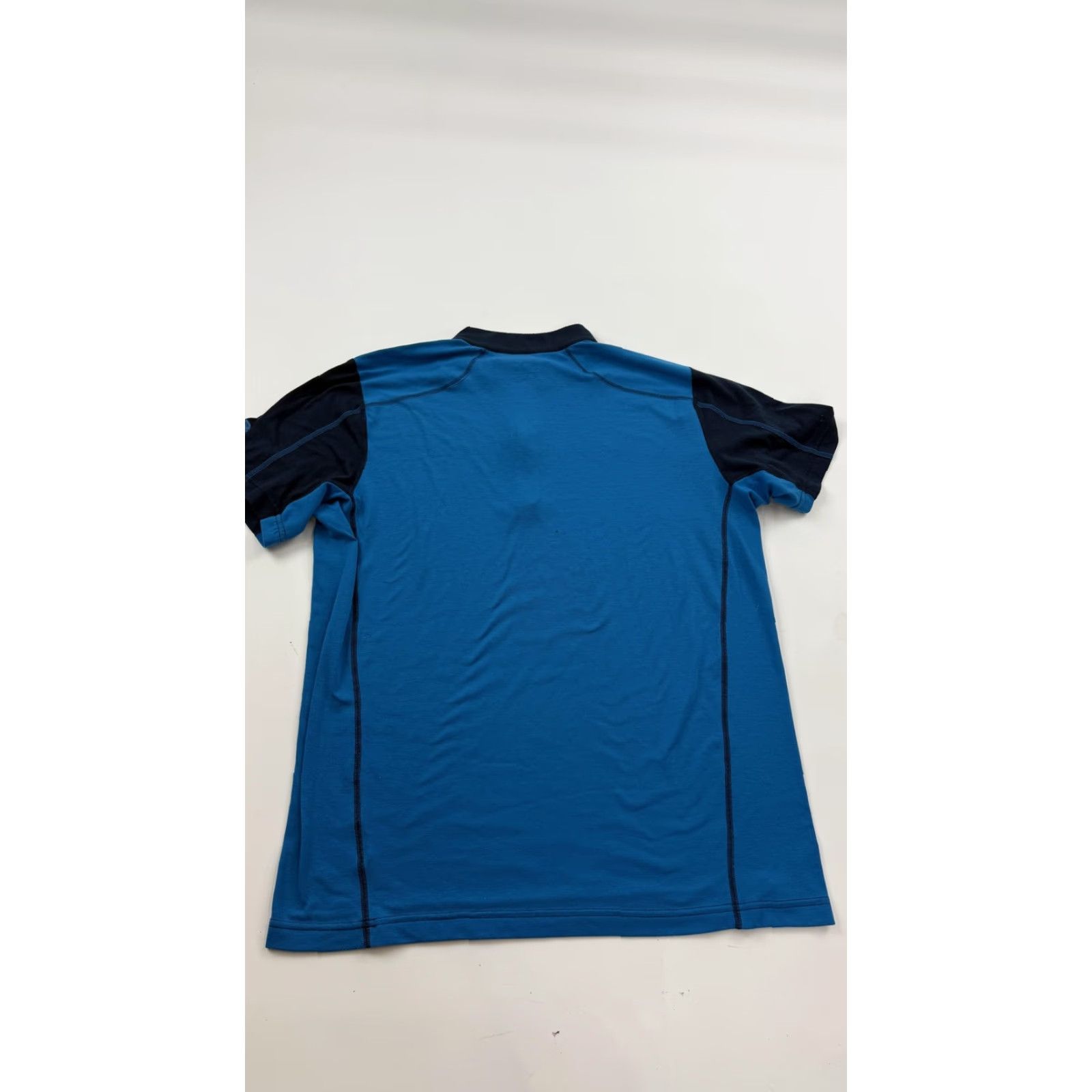 Mountain Hardwear Mountain Hardwear Shirt Mens Medium Blue Black Athletic Outdoor Short Sleeve Top Size US M / EU 48-50 / 2 - 3 Thumbnail