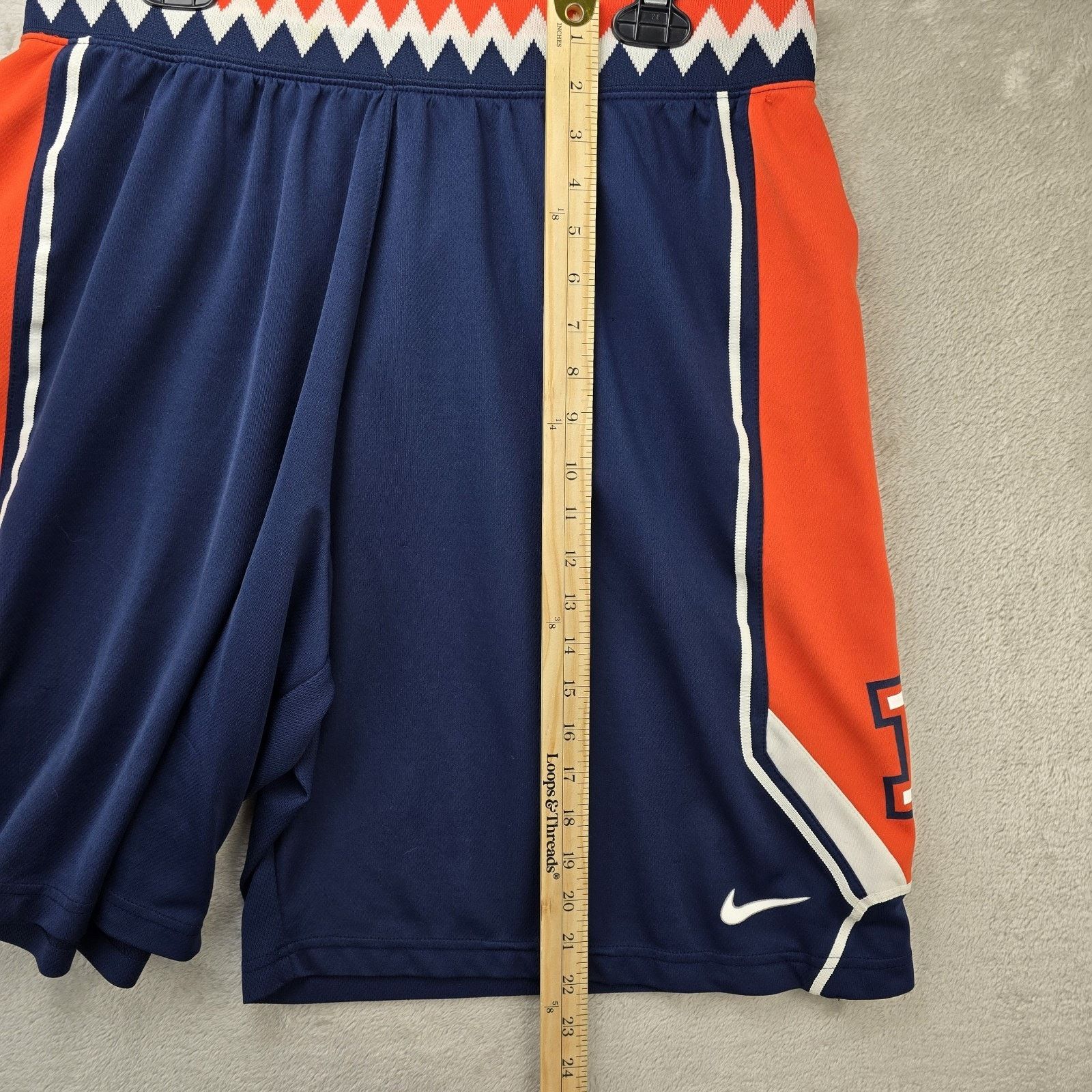 Nike Vintage Nike Illinois Fighting Illini Basketball Shorts XL Size US 36 / EU 52 - 15 Thumbnail