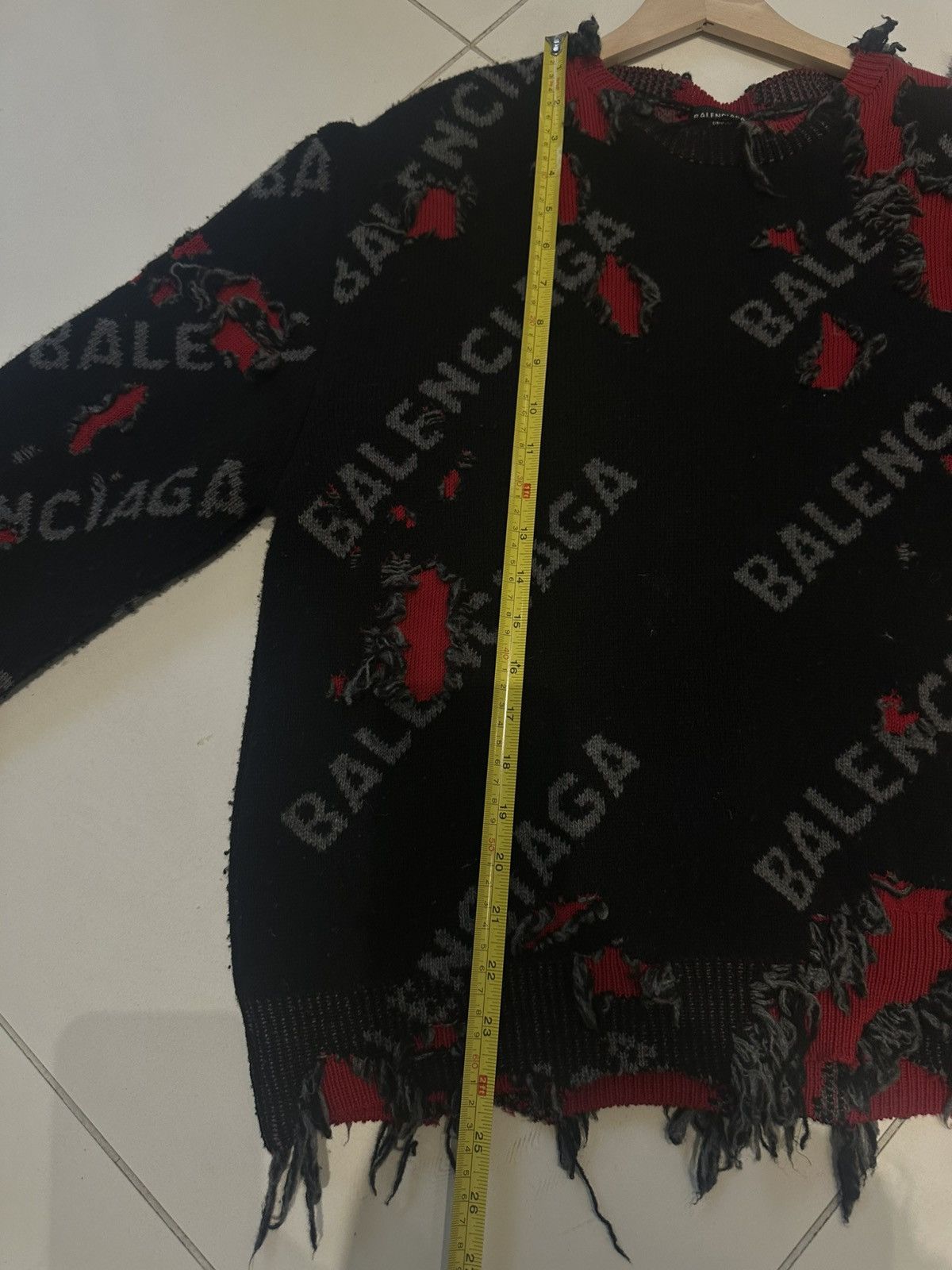 Balenciaga BALENCIAGA DESTROYED LOGO CREW KNIT Size US S / EU 44-46 / 1 - 15 Thumbnail