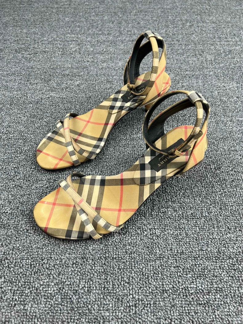 Burberry Burberry Classic Check Pattern Sandals-yf Size US 5 / EU 37 - 1 Thumbnail