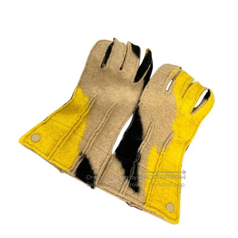 Issey Miyake Issey Miyake Yellow Gloves Size ONE SIZE - 1 Thumbnail