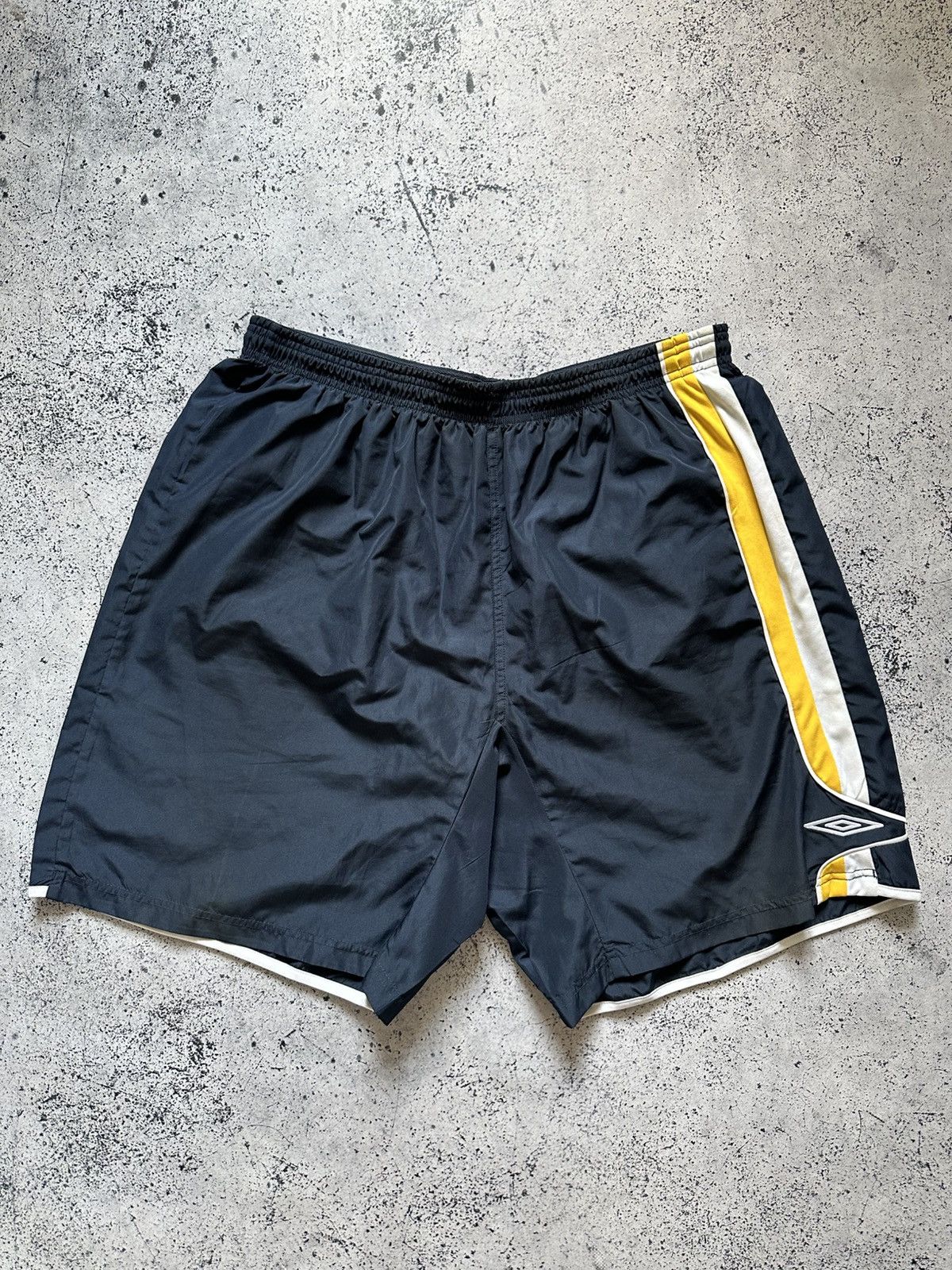 Vintage Umbro Sports Shorts Baggy Mini Swoosh Y2K USA