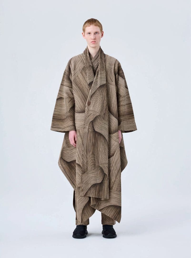 Homme Plisse Issey Miyake o1tko10426 Ru_All Over Pleats Detailed Coat in Multicolor Size US L / EU 52-54 / 3 - 1 Preview