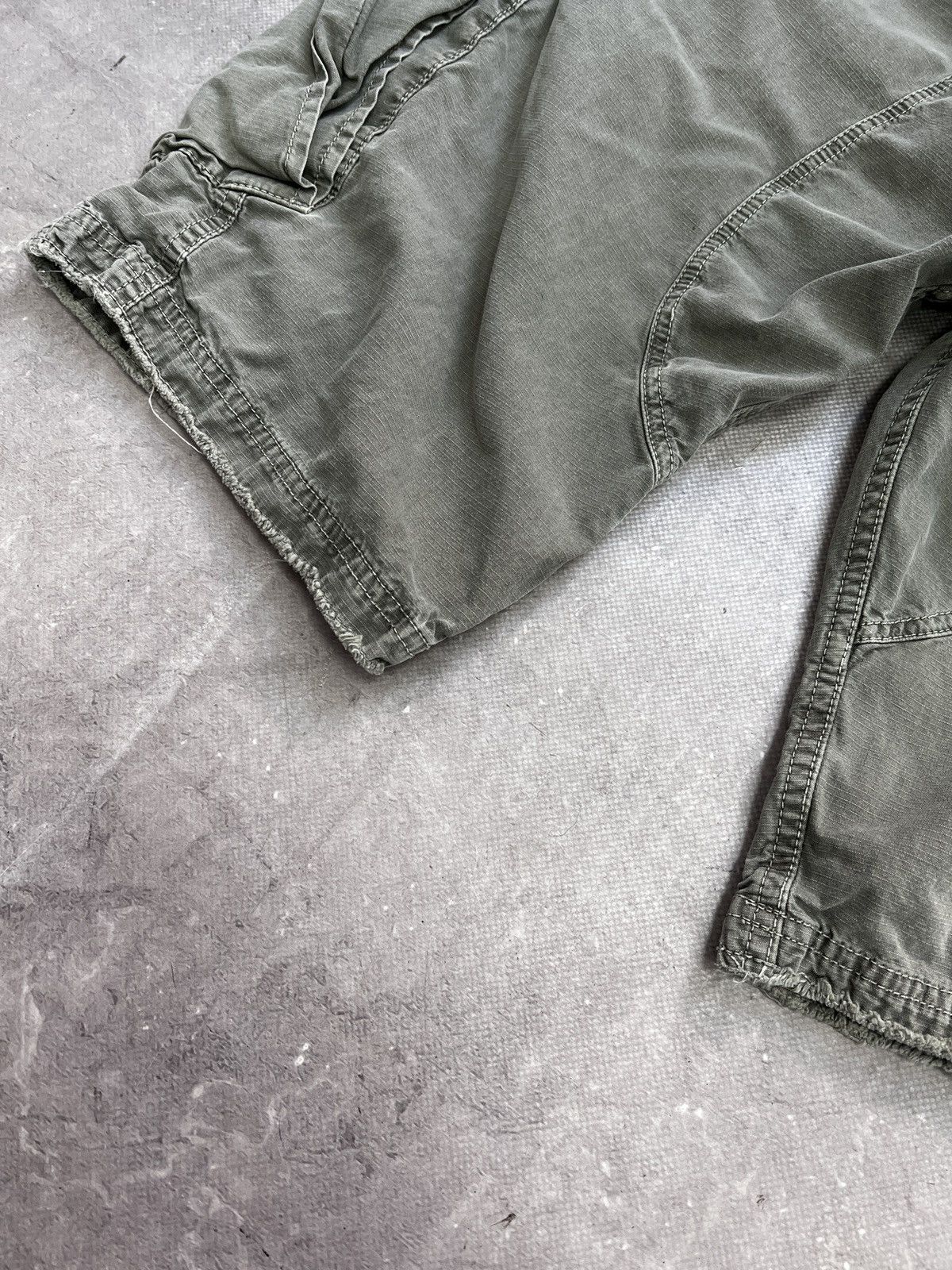 Diesel Diesel green cargo shorts y2k utility multipocket style Size US 32 / EU 48 - 11 Thumbnail