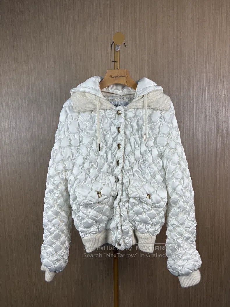 Chanel Chanel Ski Series White Diamond Satin Hooded Jacket Size XS / US 0-2 / IT 36-38 - 1 Thumbnail