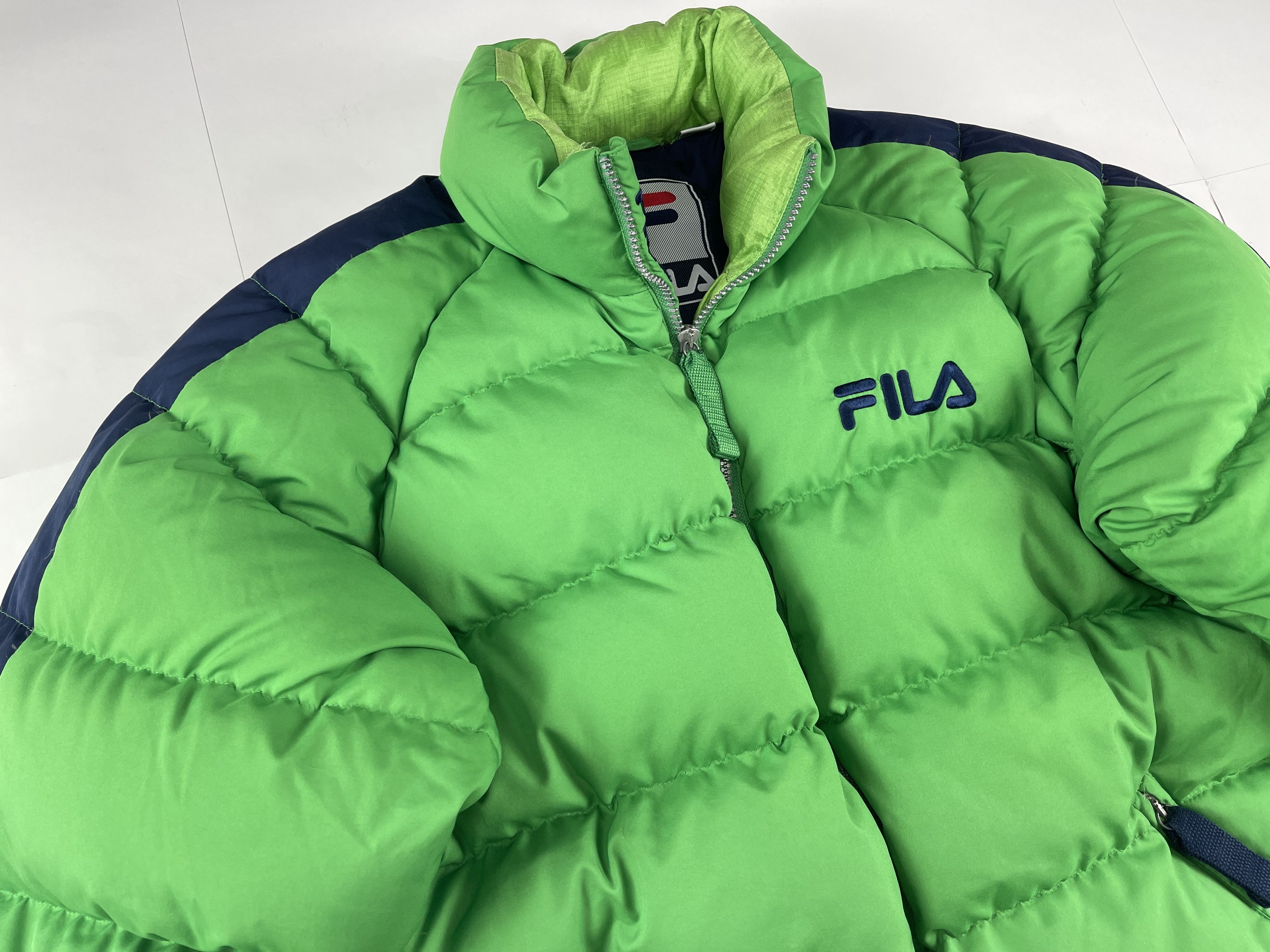 Fila Fila puffer jacket, 90s hip hop, 1990s skater Y2K size S Size US S / EU 44-46 / 1 - 13 Thumbnail