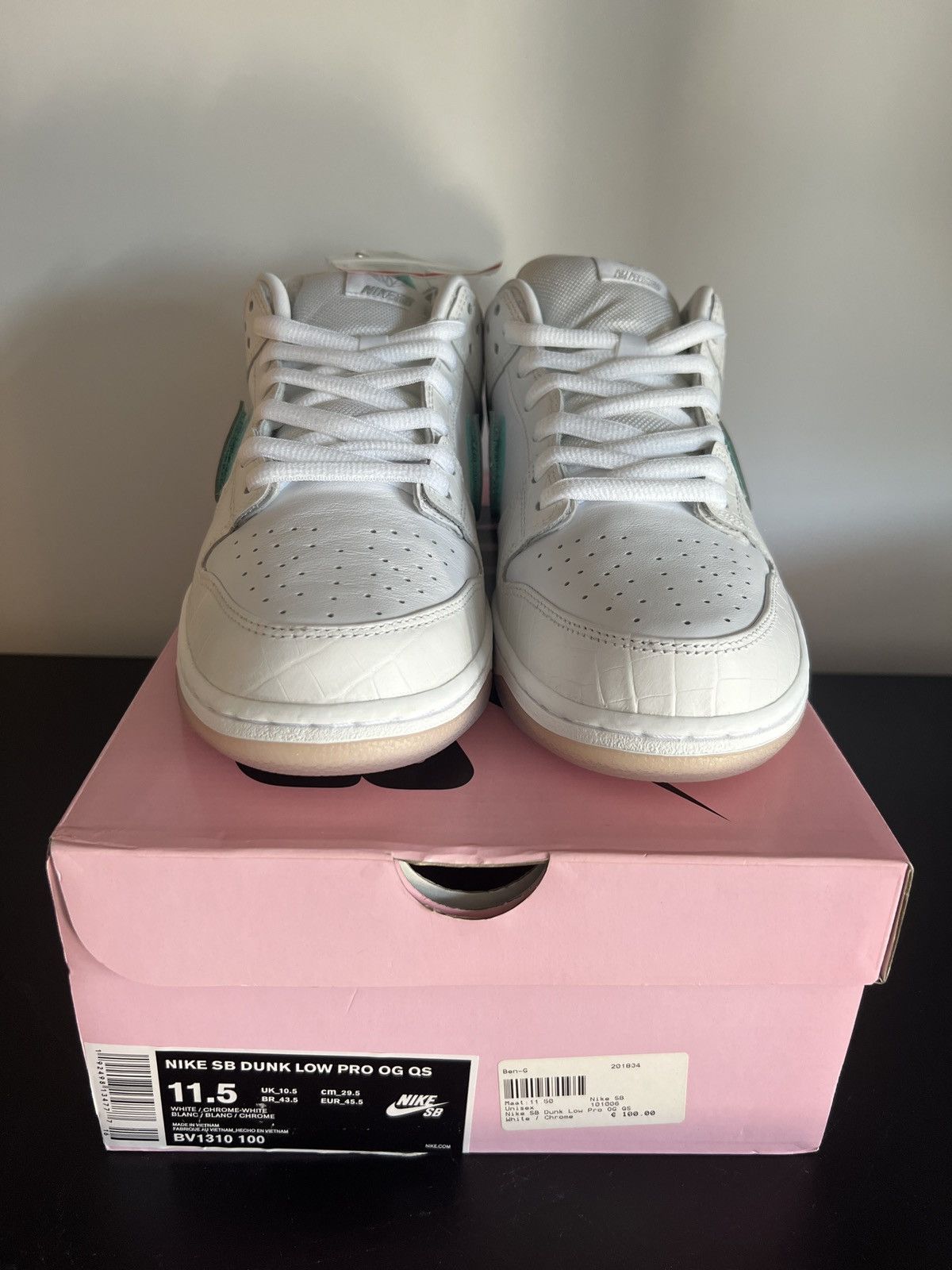 Nike NIKE X DIAMOND SB DUNK LOW PRO WHITE Size US 11.5 / EU 44-45 - 4 Thumbnail