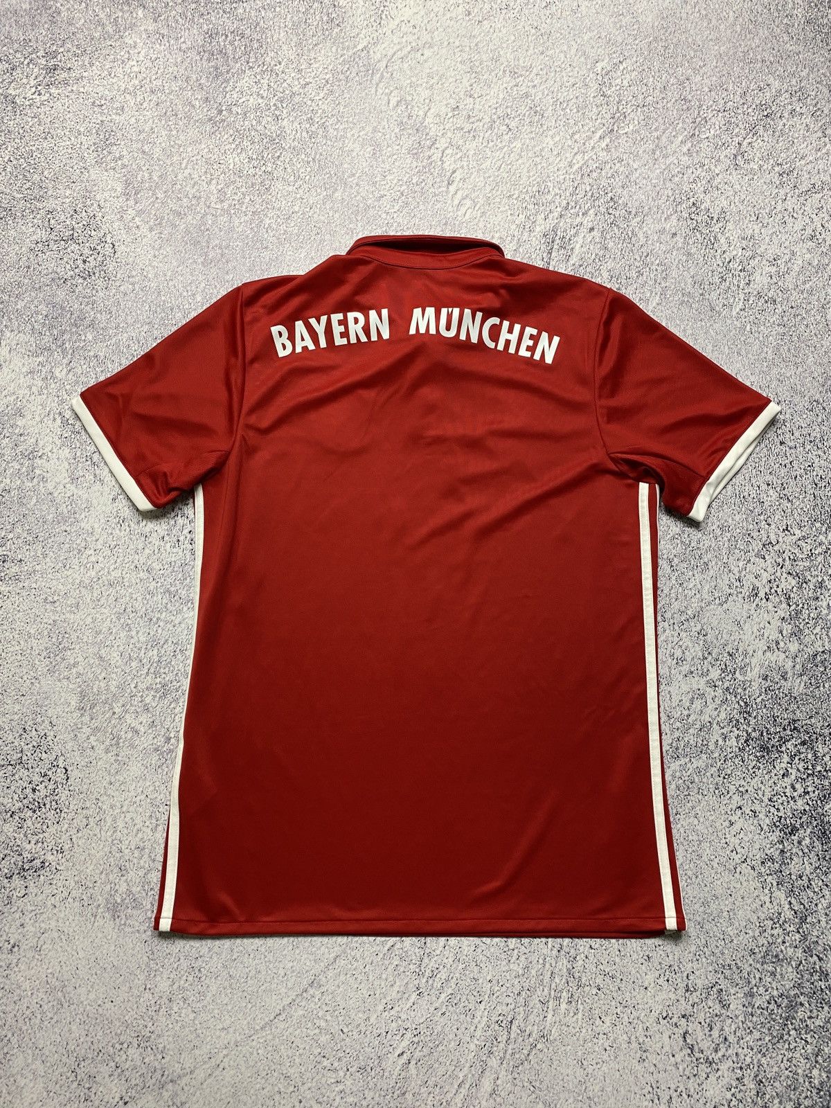 Adidas × Vintage Adidas Bayern Munich 2016/17 Soccer Jersey Football Shirt Size US M / EU 48-50 / 2 - 6 Thumbnail