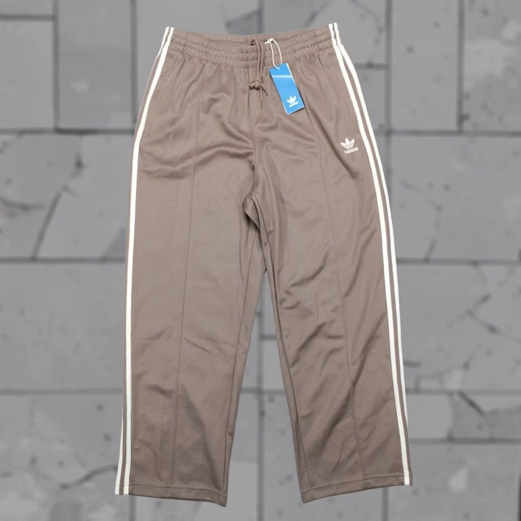 Adidas Adidas Firebird Baggy Track Pants Men M Trace Brown JP1067 Track Pants Size US 31 - 1 Thumbnail