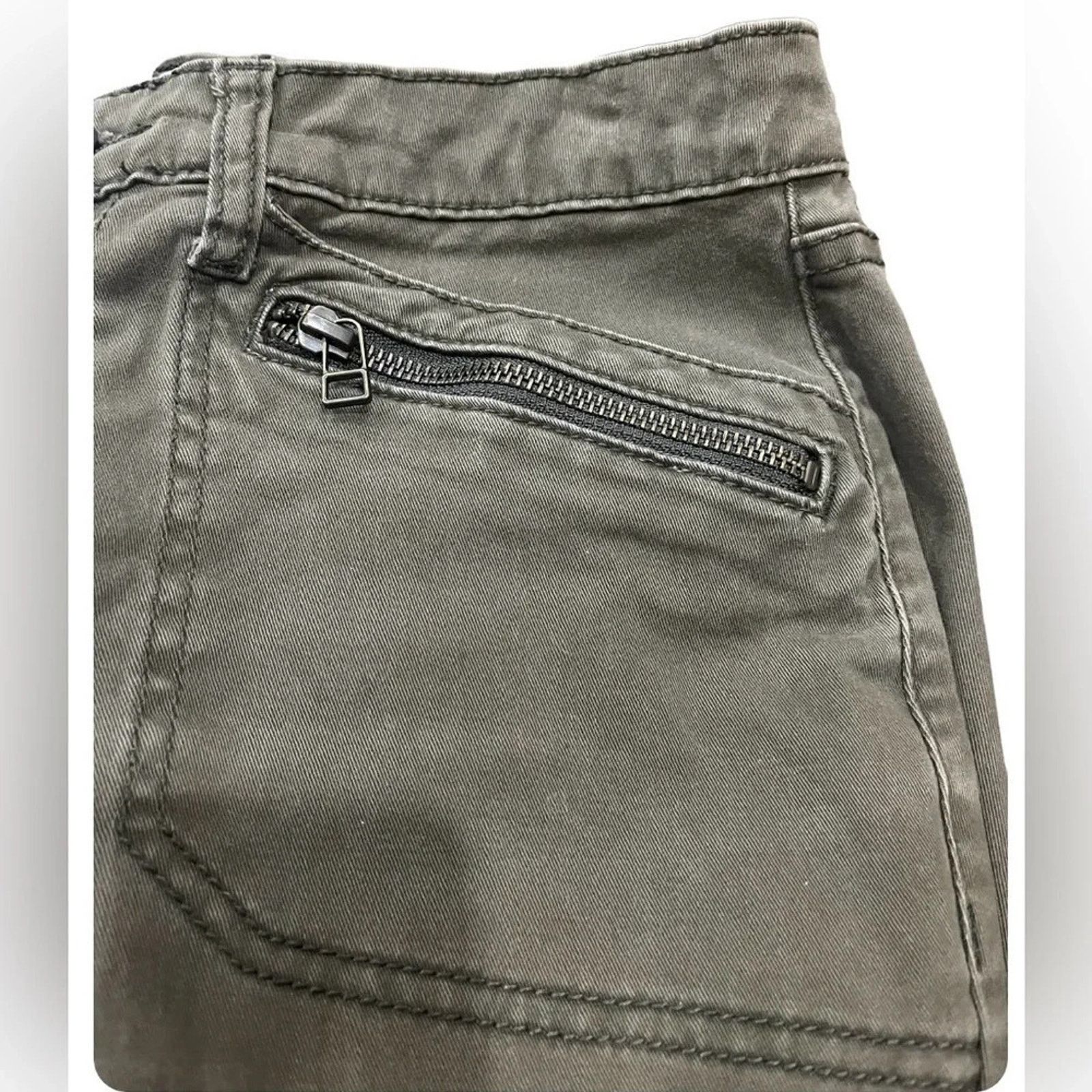 William Rast William Rast army green “Skinny Cargo” pants, size 28 Size 28" / US 6 / IT 42 - 2 Thumbnail