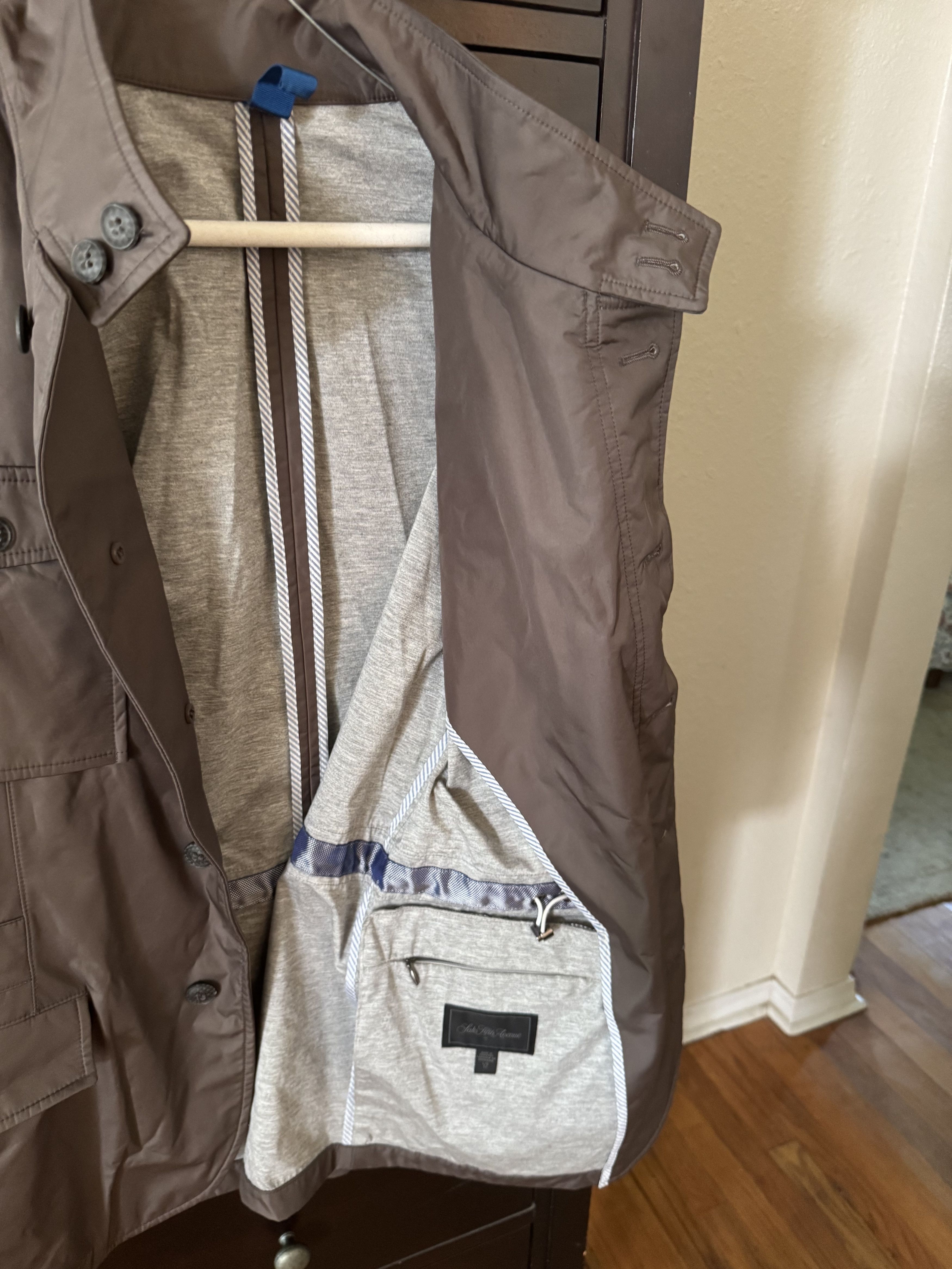 Saks Fifth Avenue Saks Fifth Avenue Light Jacket (Raincoat) Size US L / EU 52-54 / 3 - 8 Thumbnail