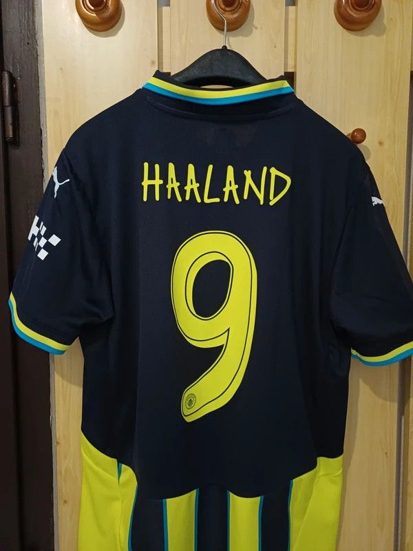 Puma Puma Manchester City 2024/25 Away Shirt (Haaland 9) Size US M / EU 48-50 / 2 - 4 Thumbnail