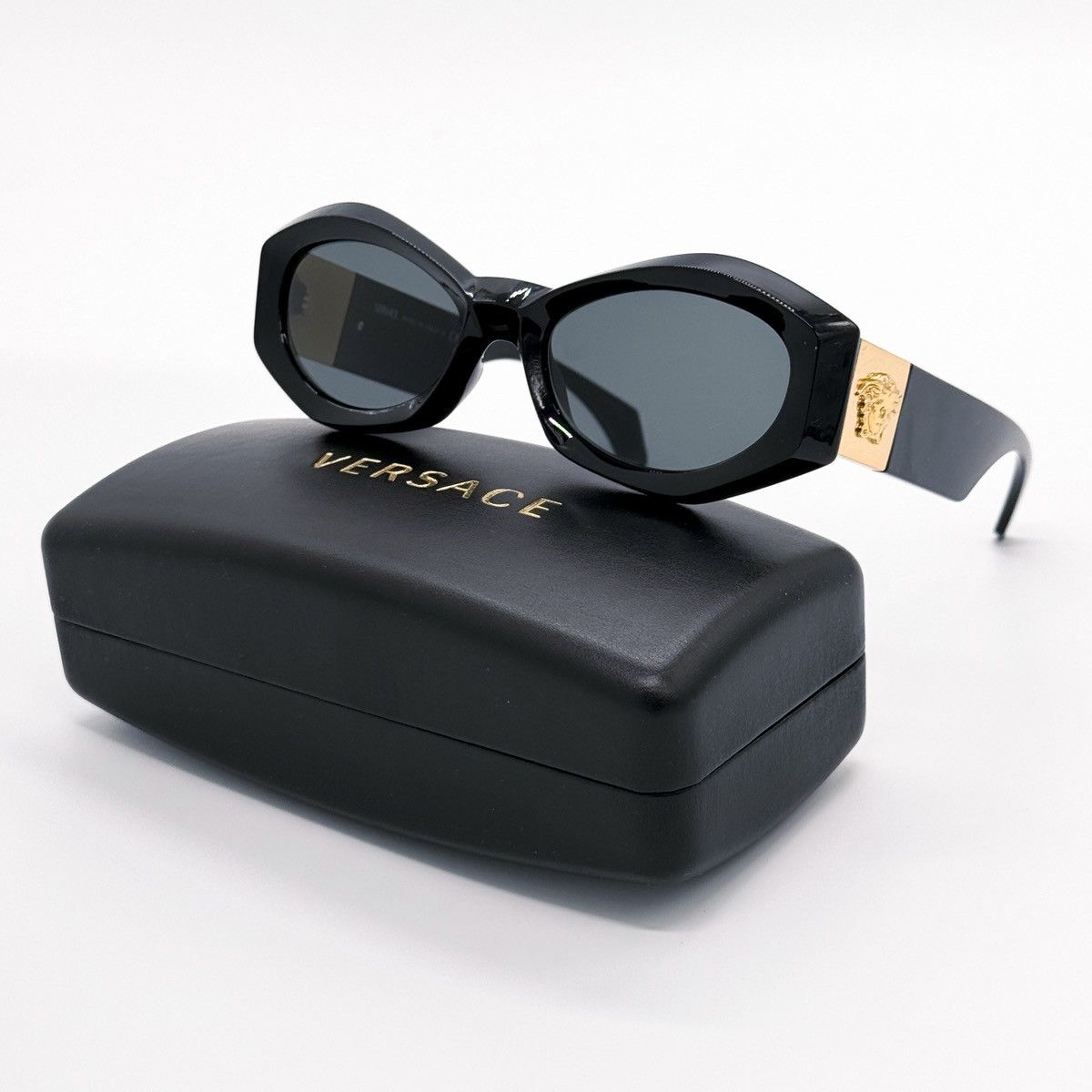 image of New Versace Ve4466U Gb1/87 Women Sunglasses Mod 4366U Gb1/87 in Black
