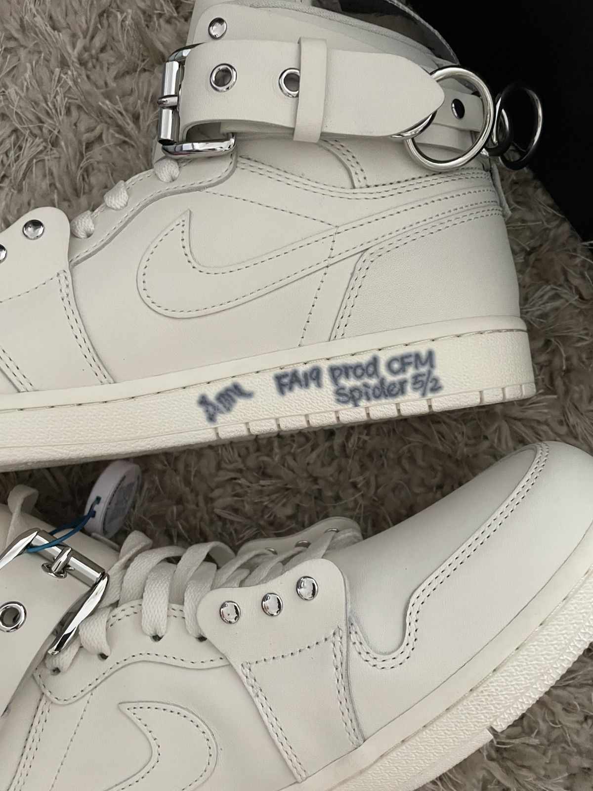 Comme des Garcons × Jordan Brand CDG x Jordan 1 High Sample Release Size US 9 / EU 42 - 5 Thumbnail