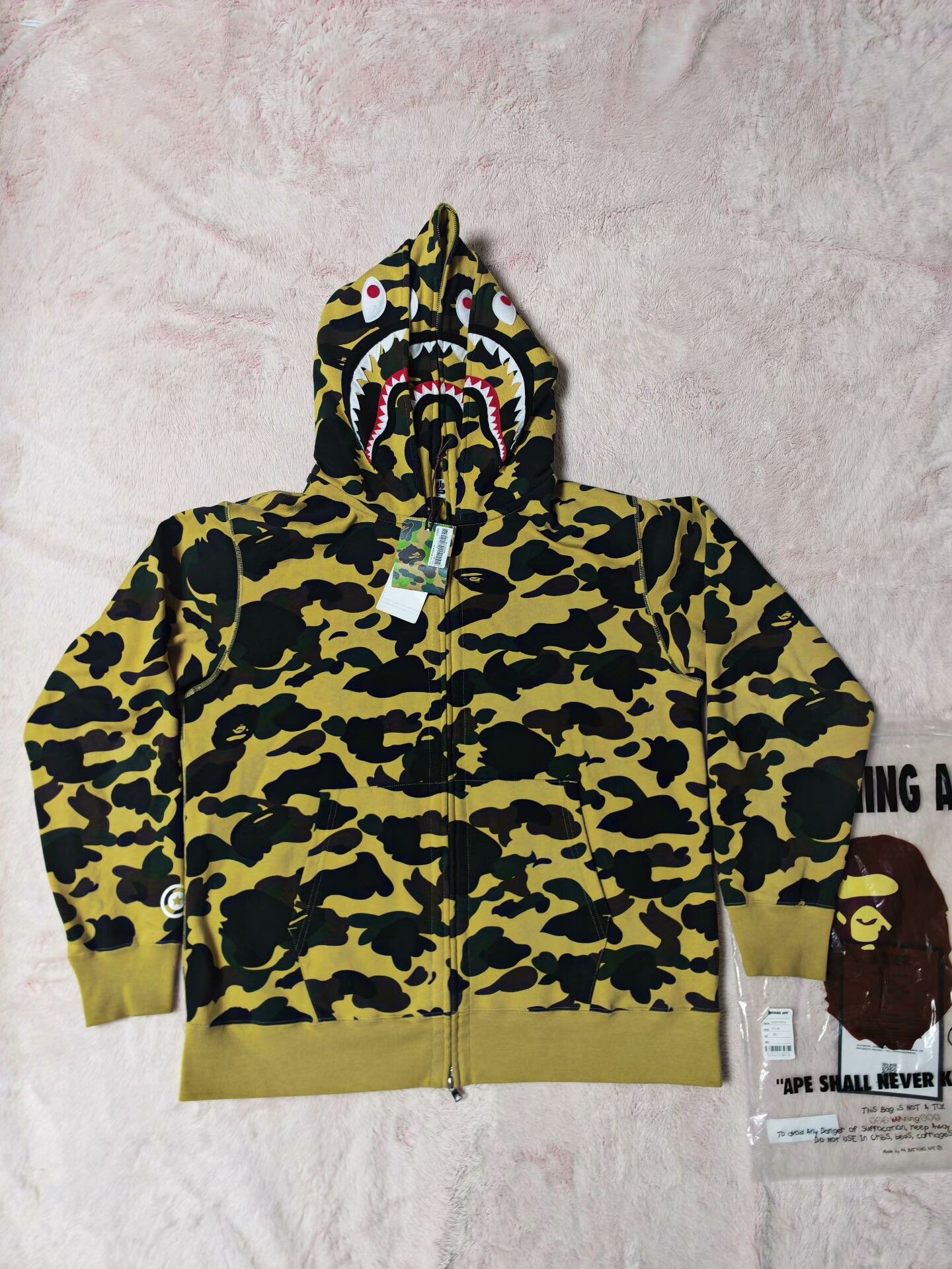 Bape Bape Yellow Light Jacket XXXL Men Size US XXL / EU 58 / 5 - 1 Thumbnail