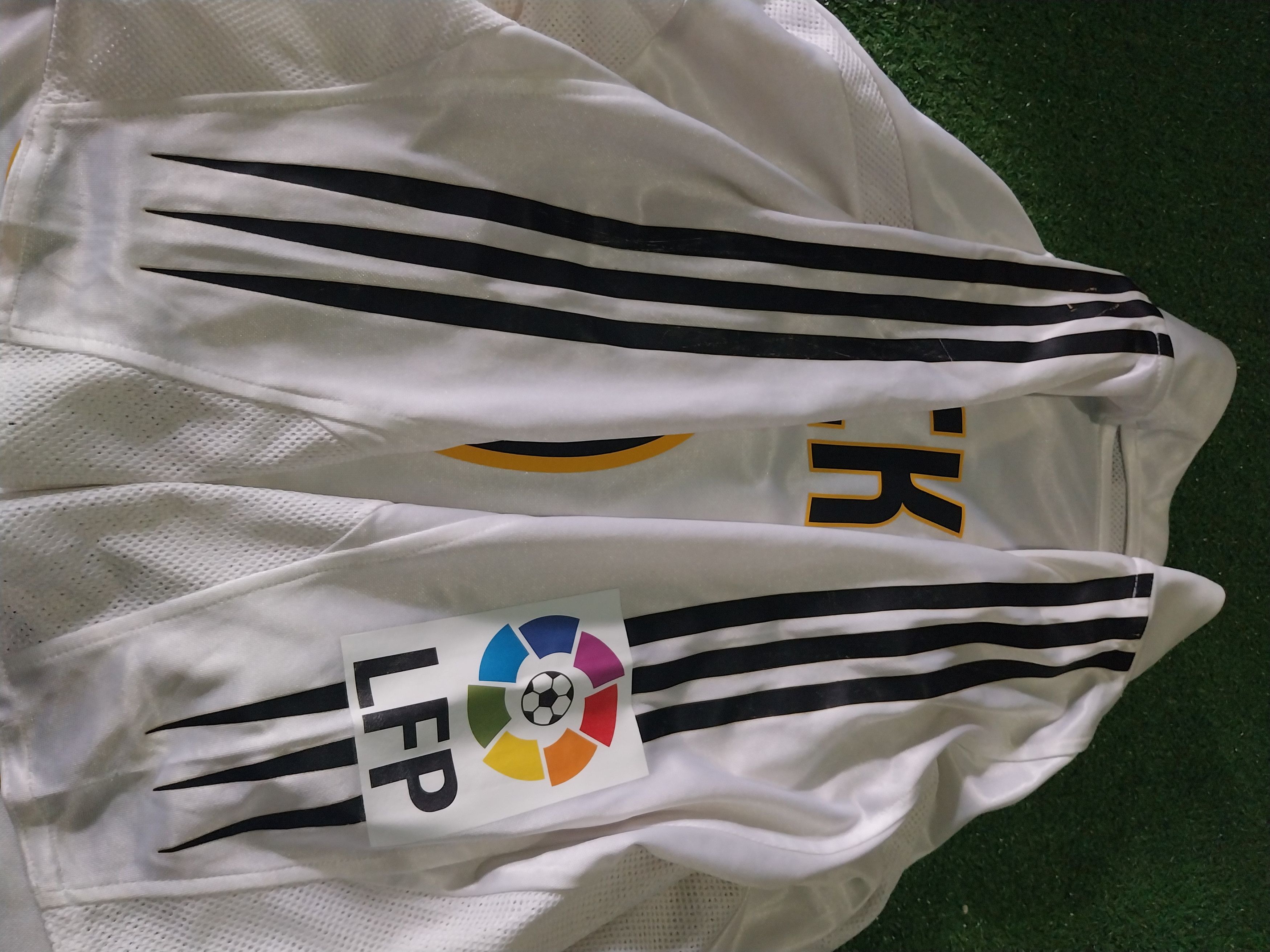 Adidas Real madrid home 2004/2005 david beckham jersey football Size US L / EU 52-54 / 3 - 10 Thumbnail