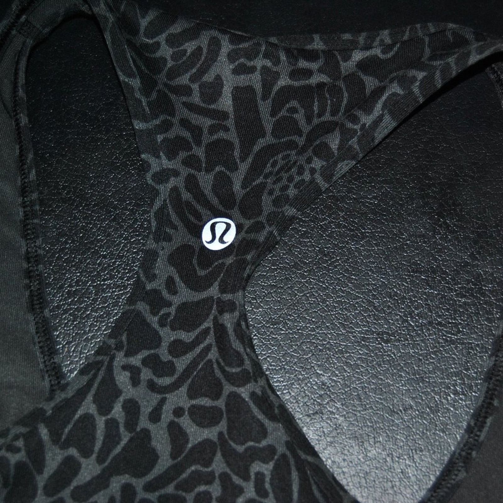 Lululemon Lululemon Tank Top Black Gray Design Size: 8 (No tag) Size M / US 6-8 / IT 42-44 - 6 Thumbnail