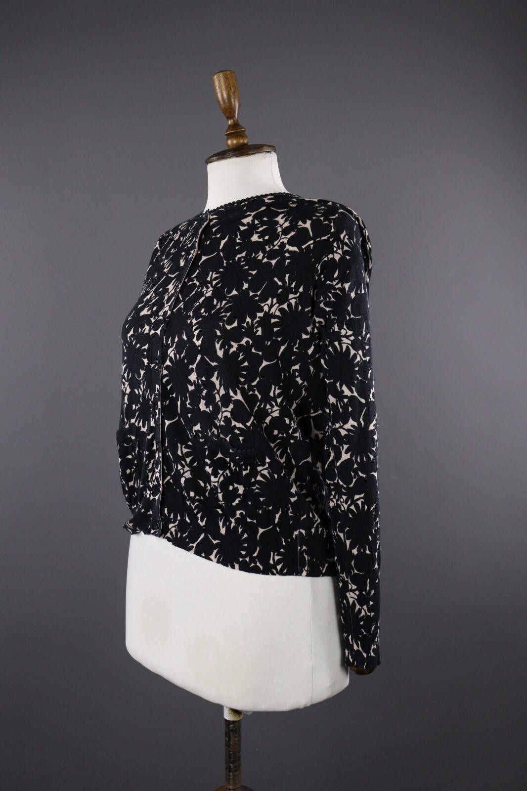Escada Ladies Escada Sport Floral Casual Cardigan Sweater Size S Size S / US 4 / IT 40 - 4 Thumbnail